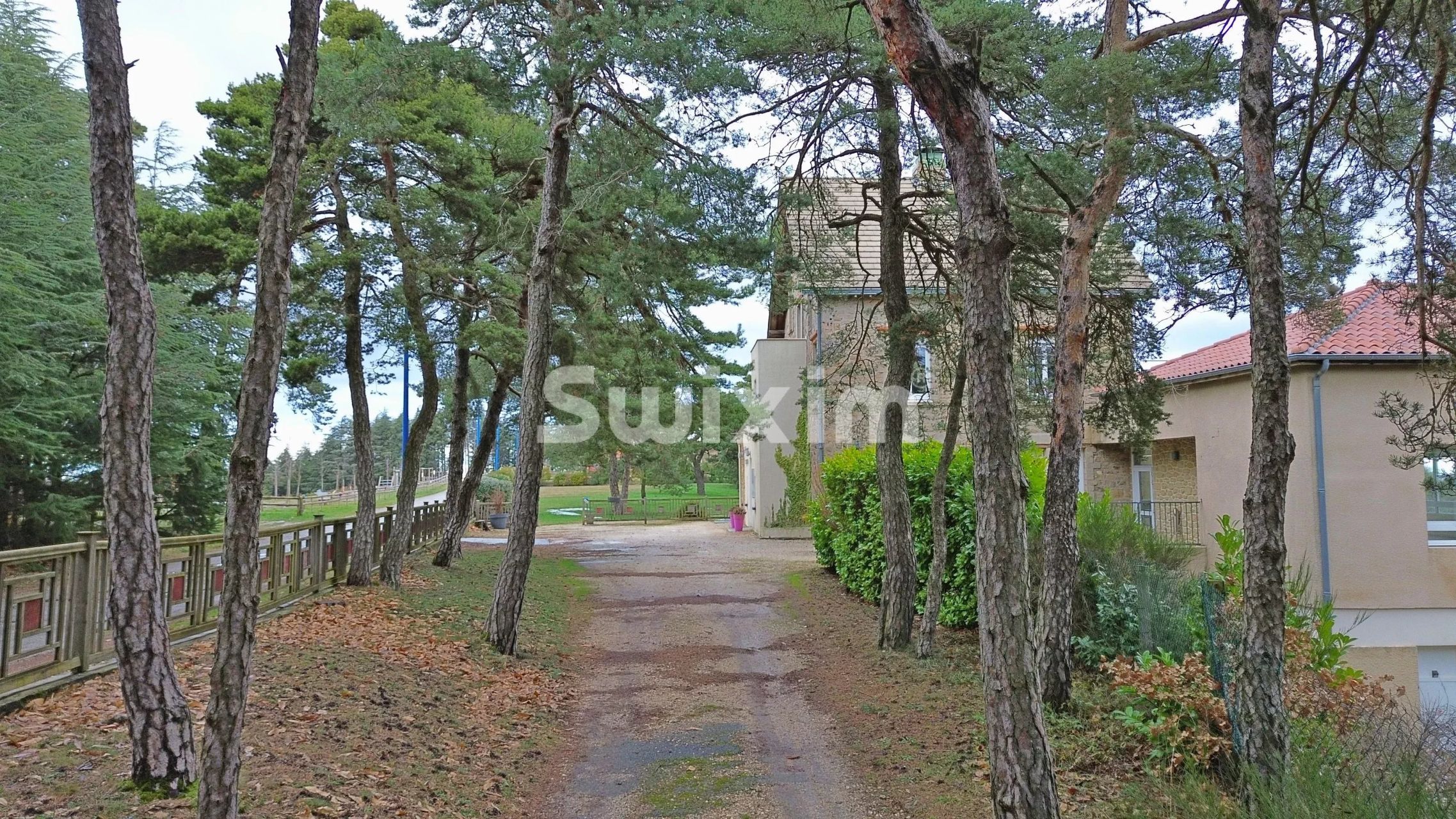 propriété 20 Pièces en vente sur Saint-Romain-de-Lerps (07130)