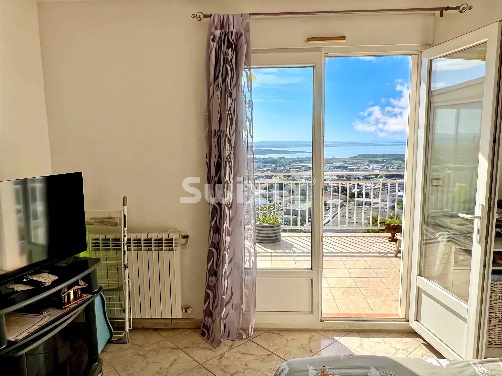 villa 3 Rooms for sale on Narbonne (11100)