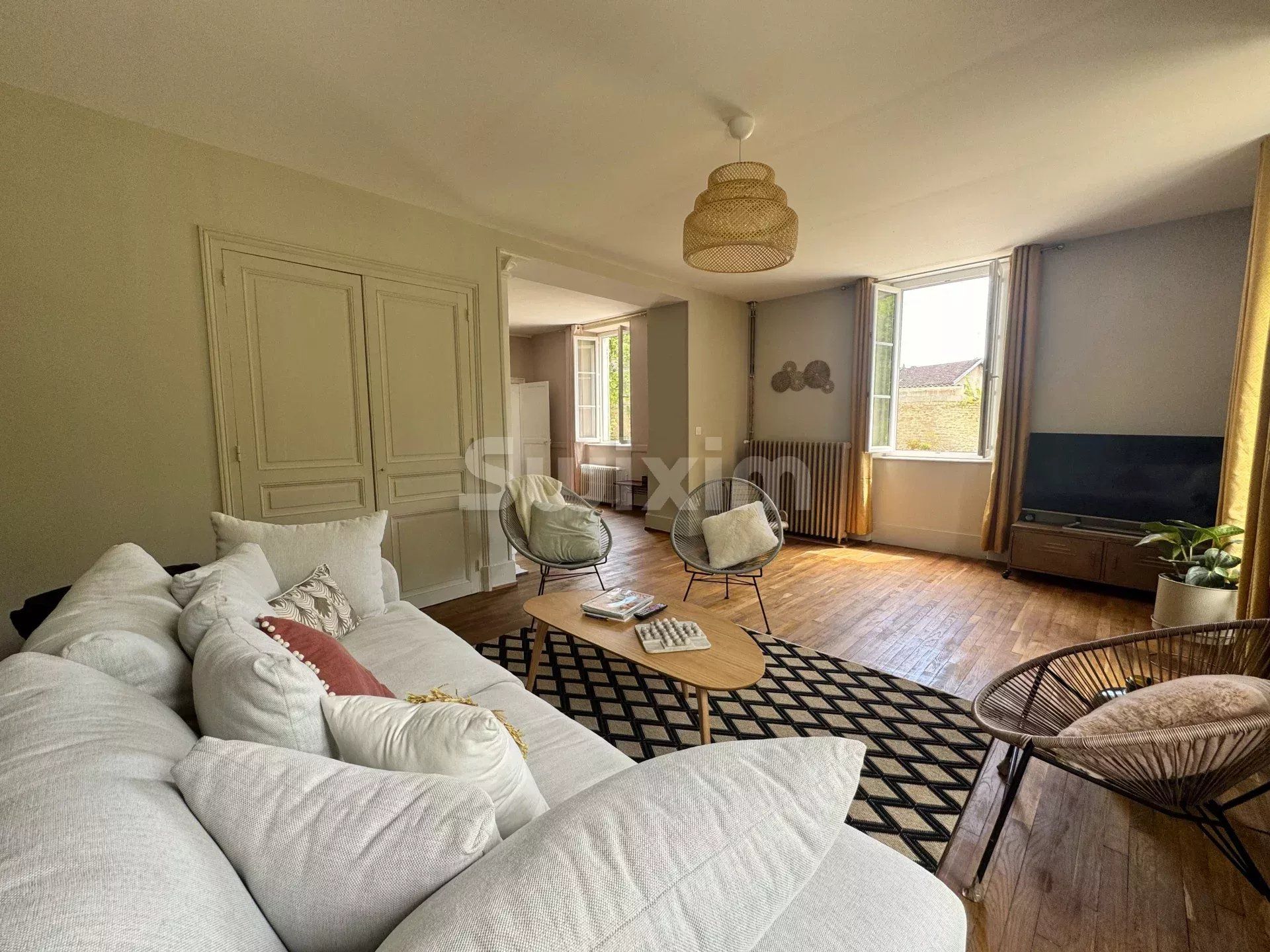 house 7 Rooms for sale on Montbard (21500)