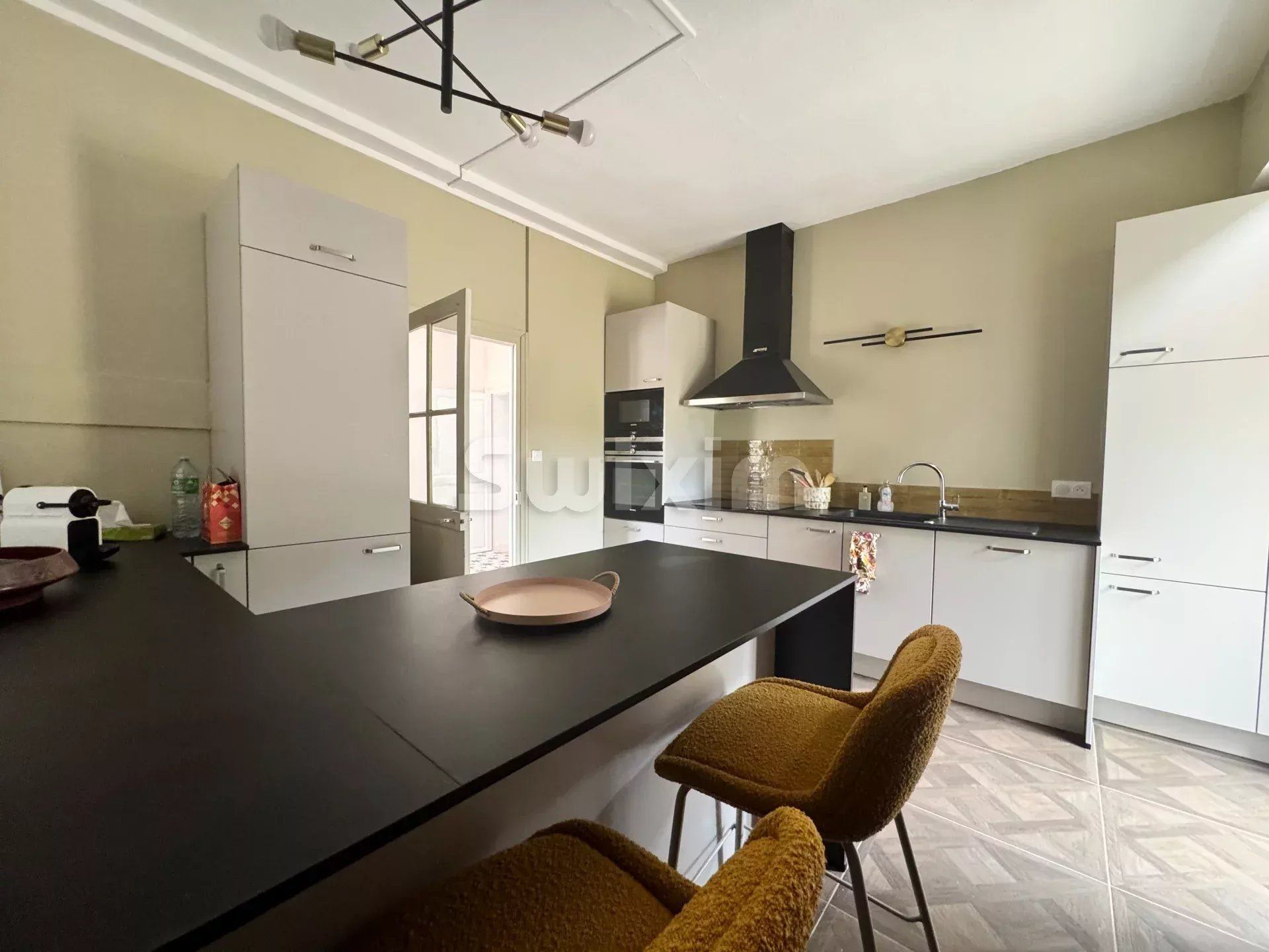 house 7 Rooms for sale on Montbard (21500)