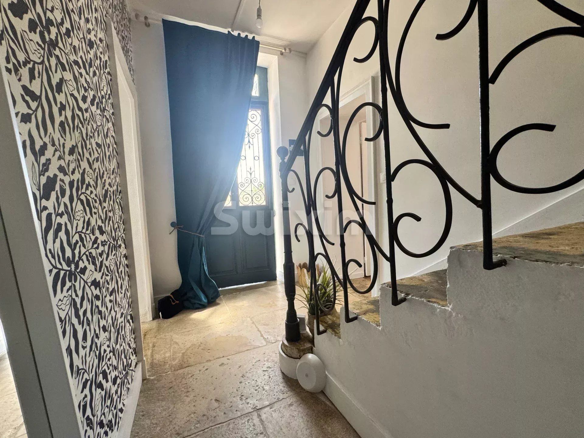 house 7 Rooms for sale on Montbard (21500)