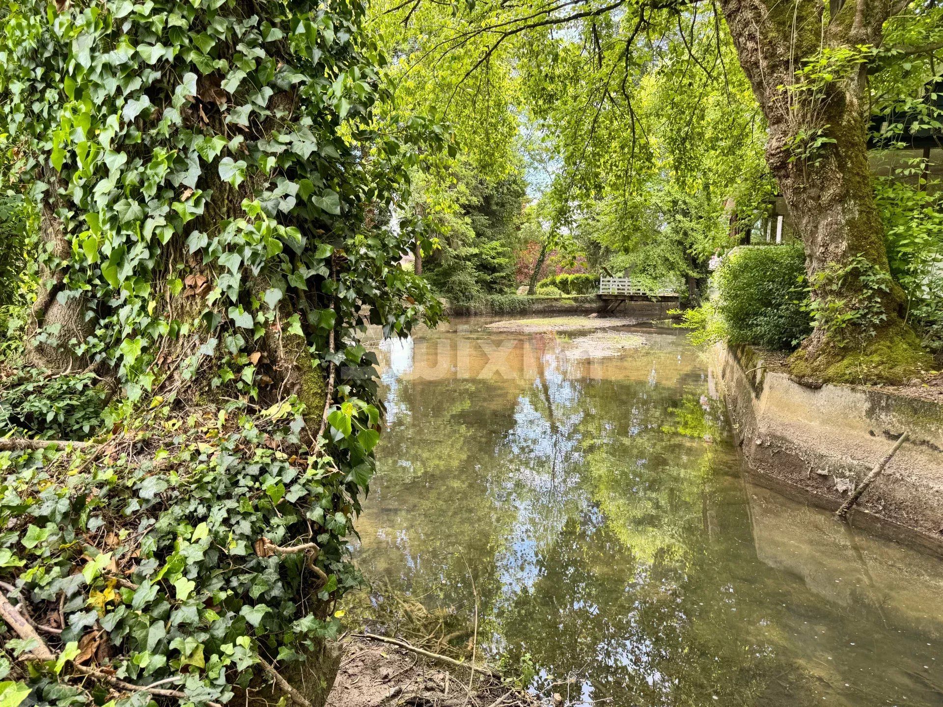 casa 7 Camere in vendita su Montbard (21500)