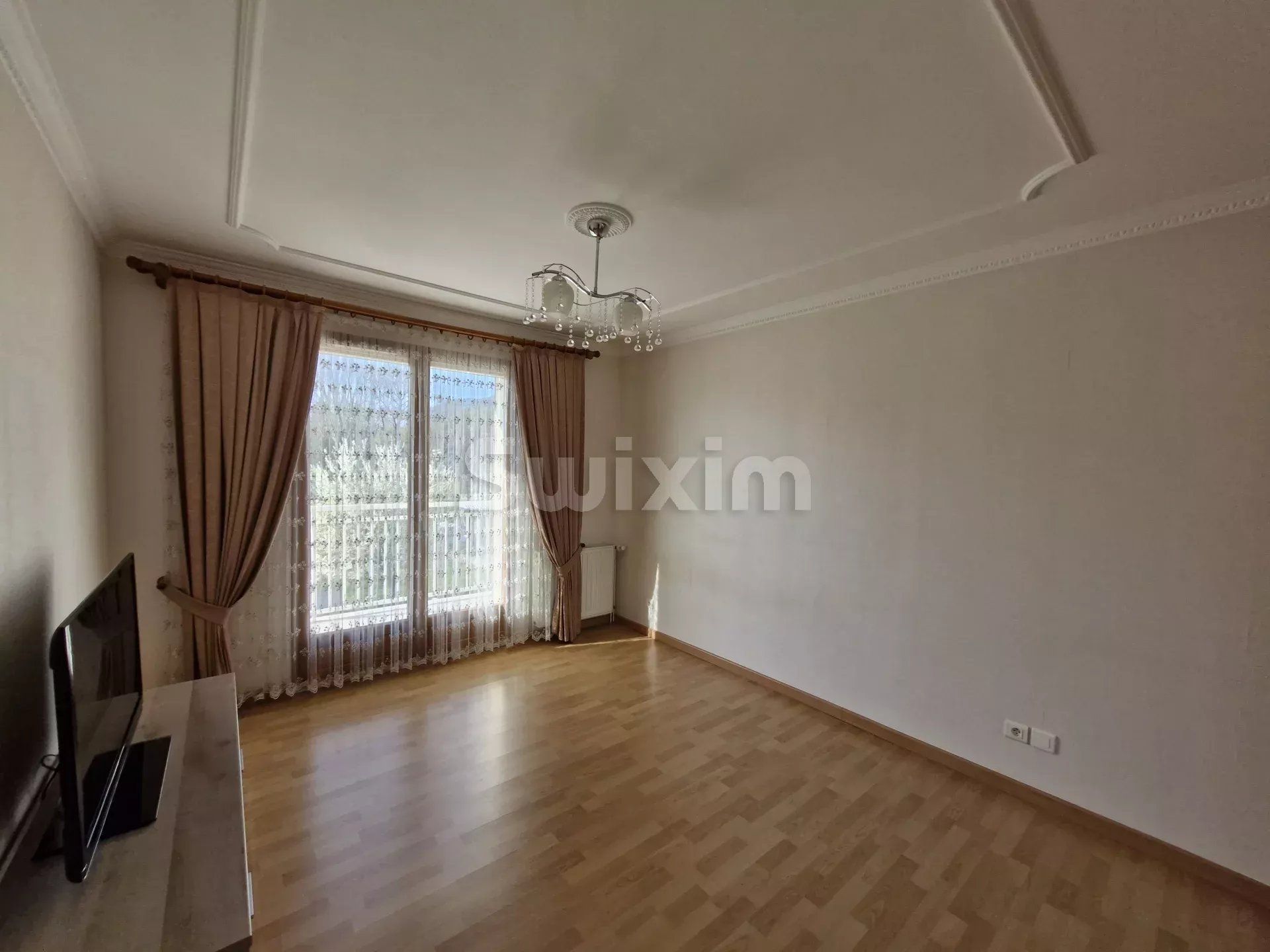 apartment 8 Rooms for sale on Vimines (73160)