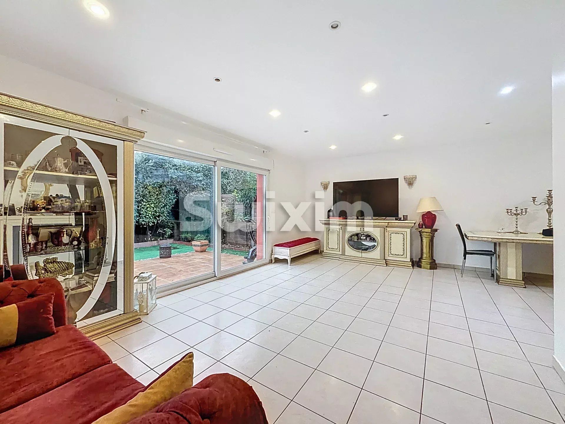 house 5 Rooms for sale on Ornex (01210)