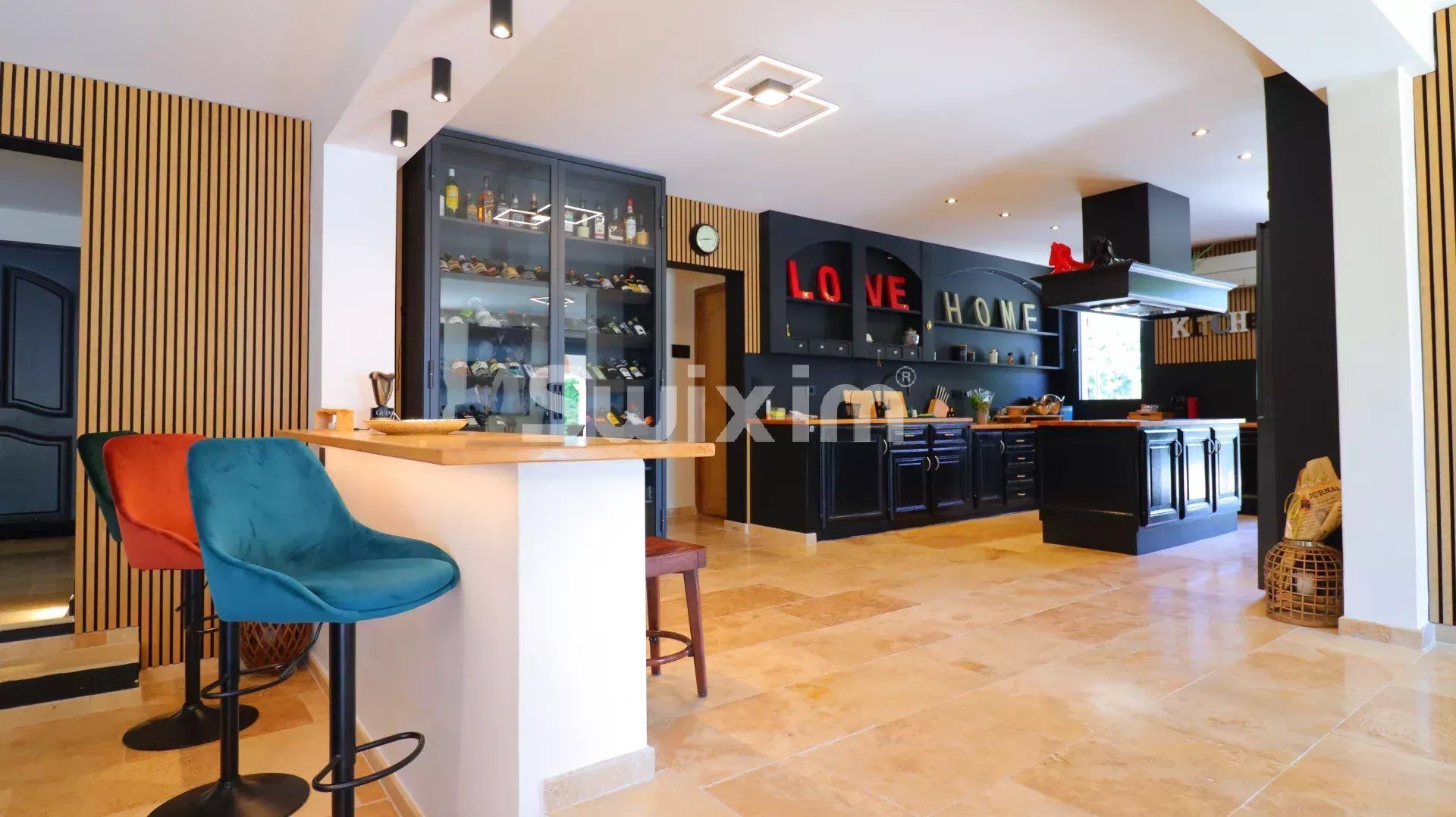 villa 8 Camere in vendita su Lourmarin (84160)