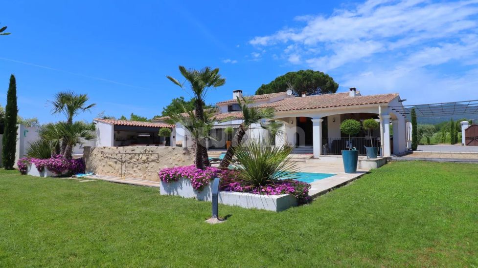 Vente Villa Lourmarin 8 Pièces 333.46 m²