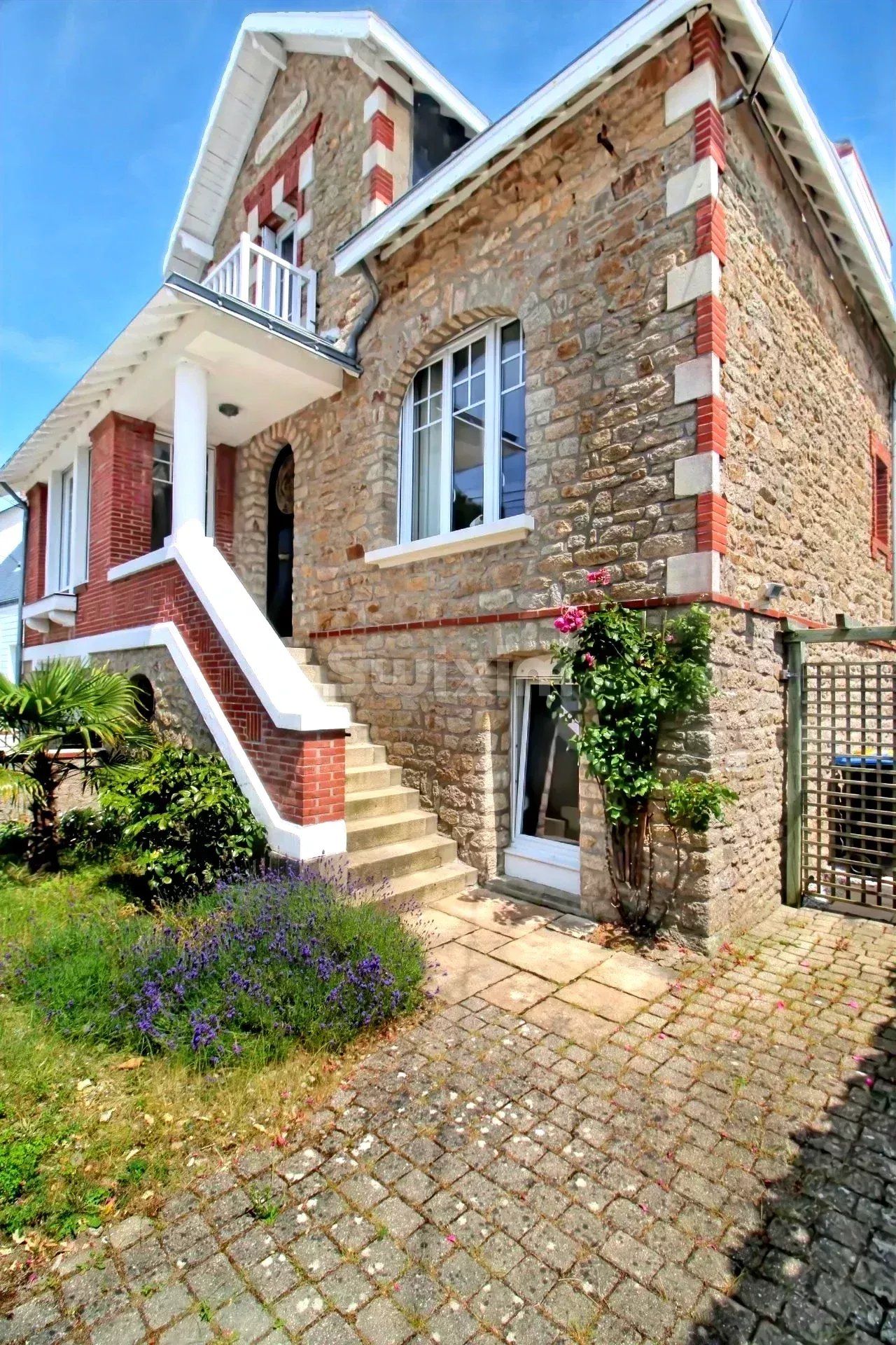 villa 12 Rooms for sale on Pornichet (44380)