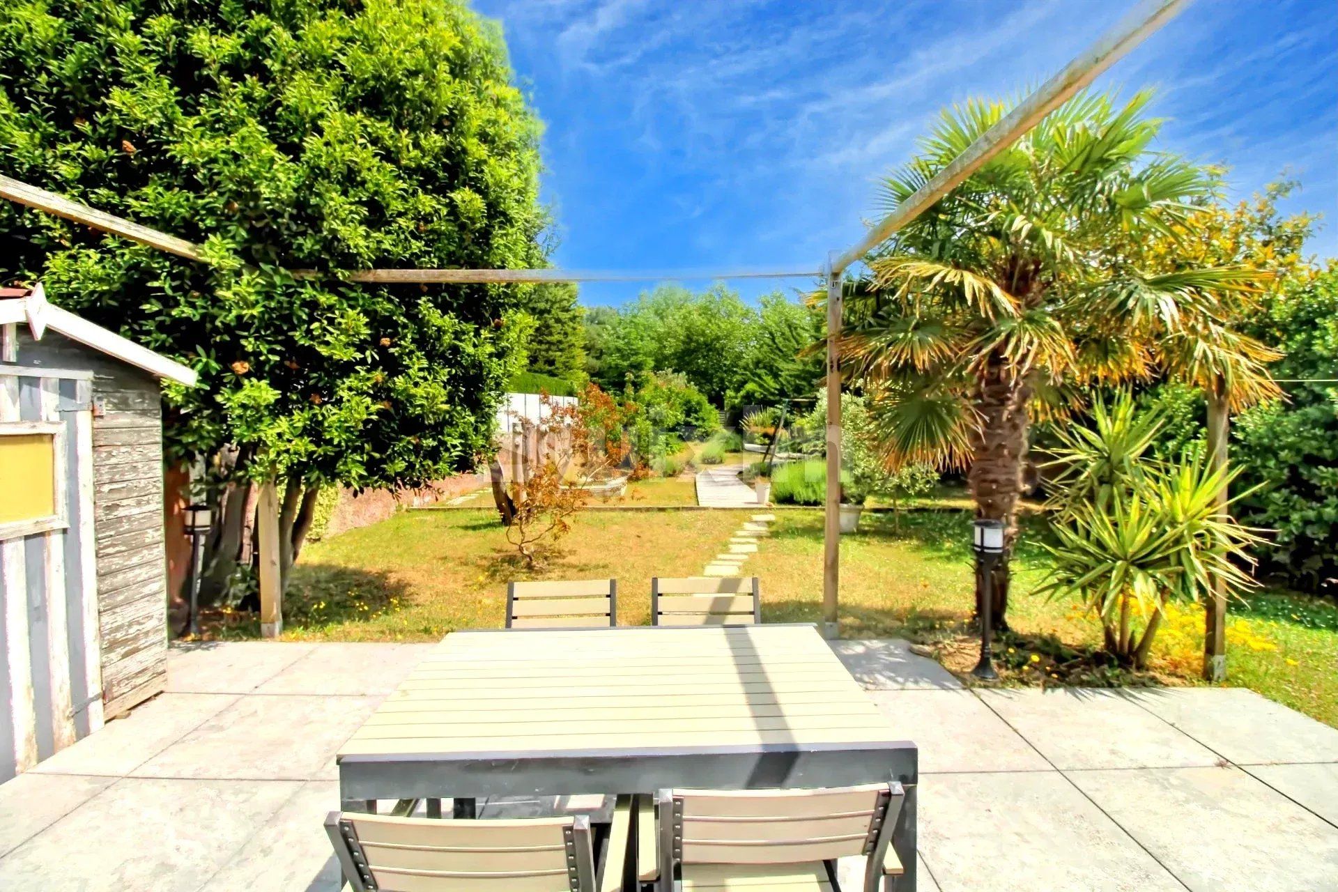 villa 12 Rooms for sale on Pornichet (44380)