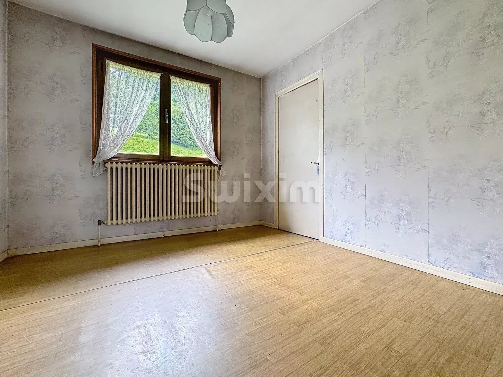 house 6 Rooms for sale on Passy (74190)