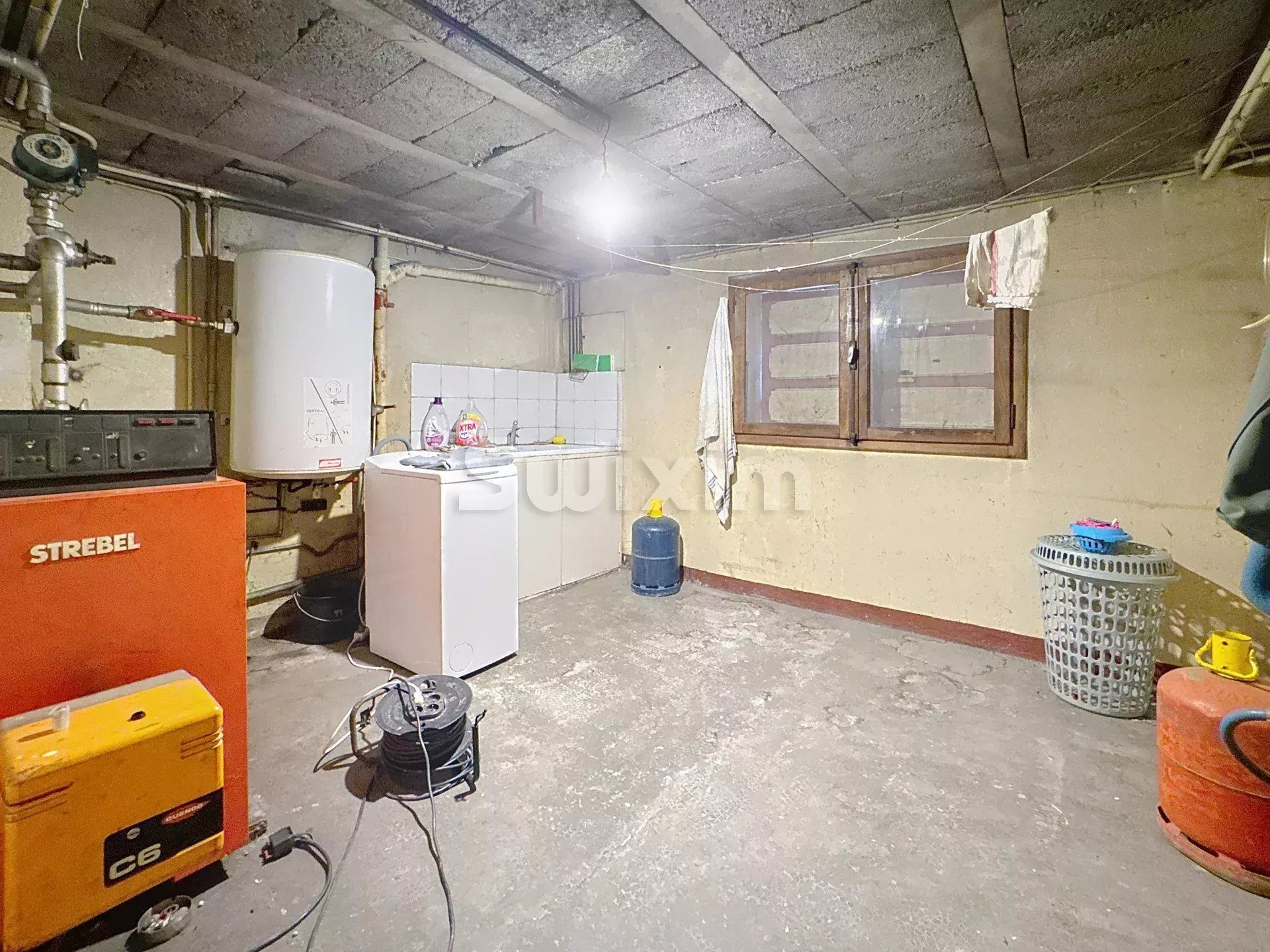 house 6 Rooms for sale on Passy (74190)