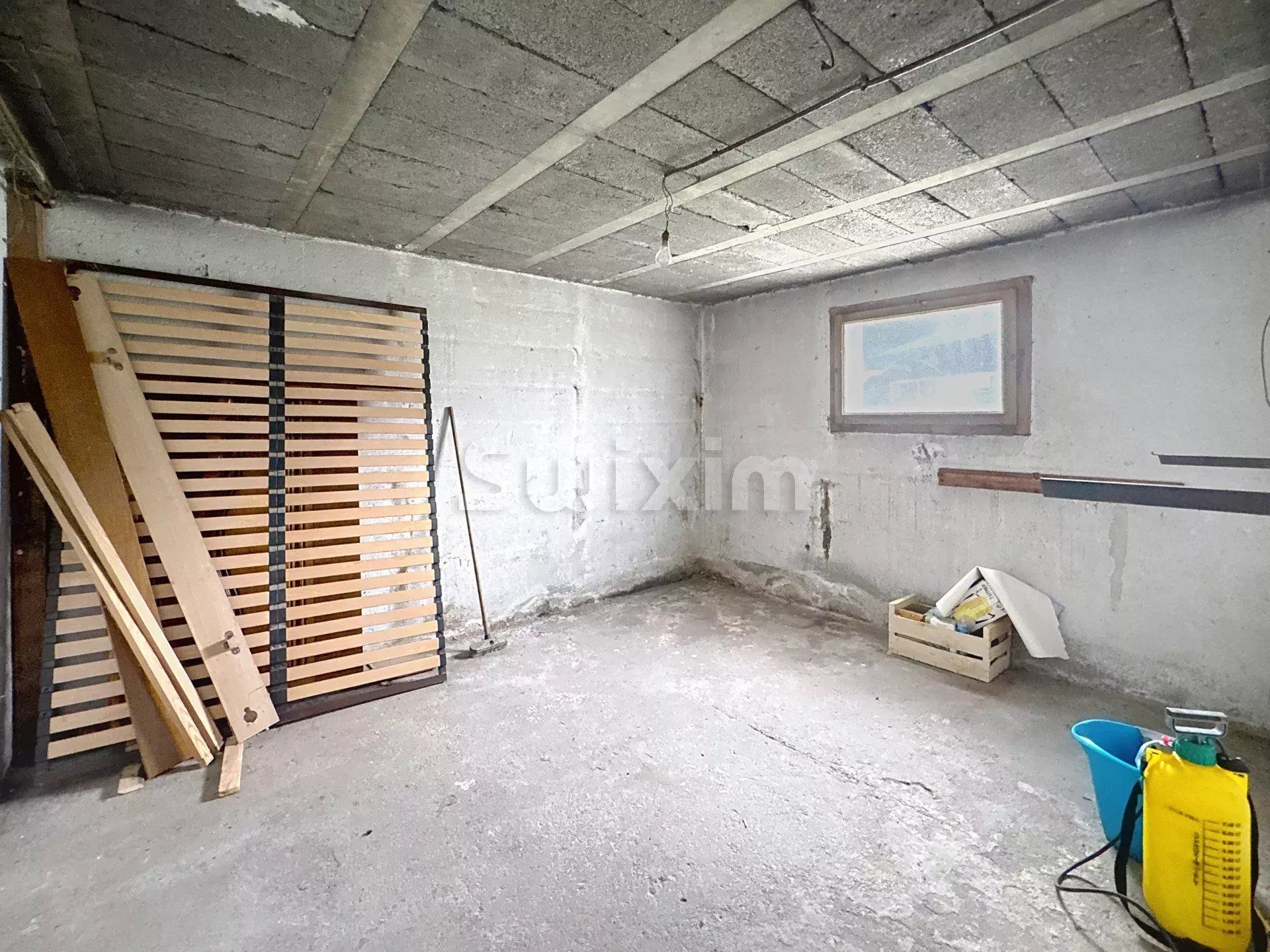 house 6 Rooms for sale on Passy (74190)