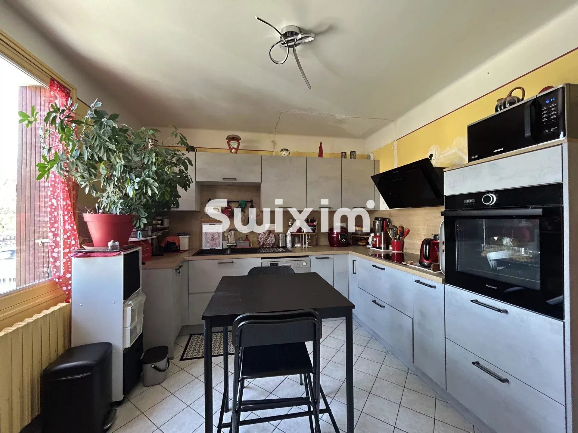 casa 6 Quartos para venda sobre Lons-le-Saunier (39000)