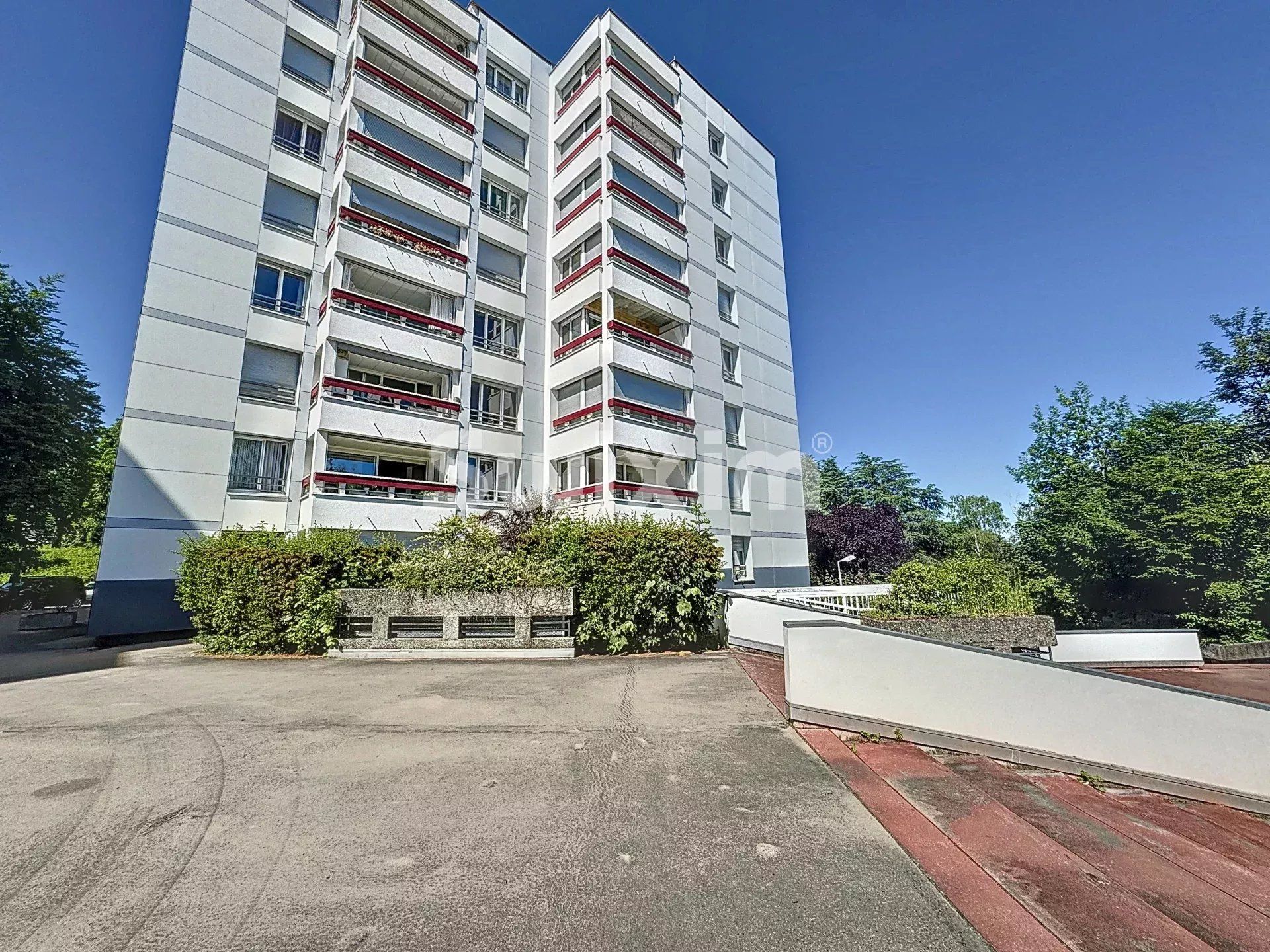 apartamento 1 sala para venda sobre Saint-Genis-Pouilly (01630)