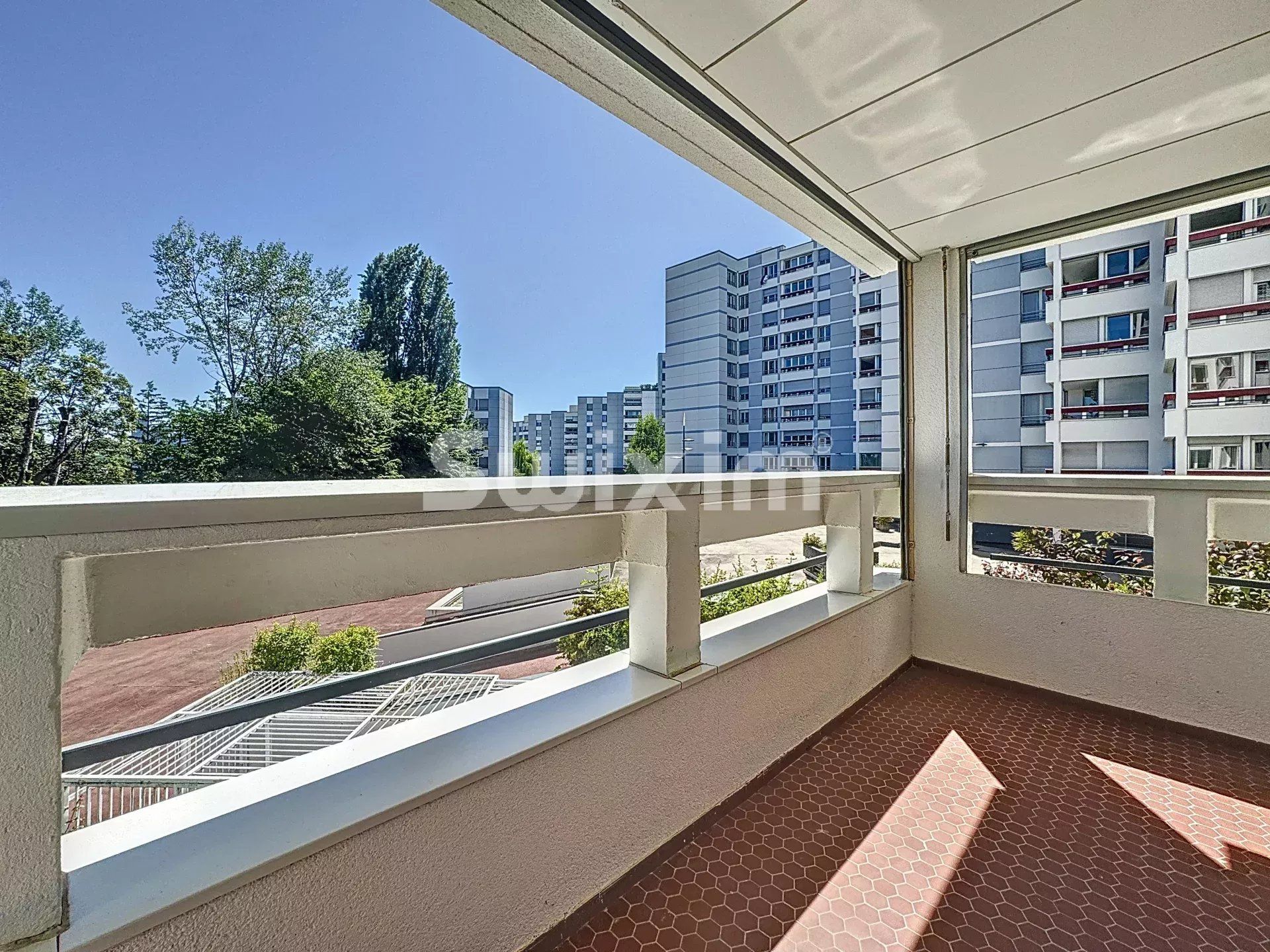 apartamento 1 sala para venda sobre Saint-Genis-Pouilly (01630)