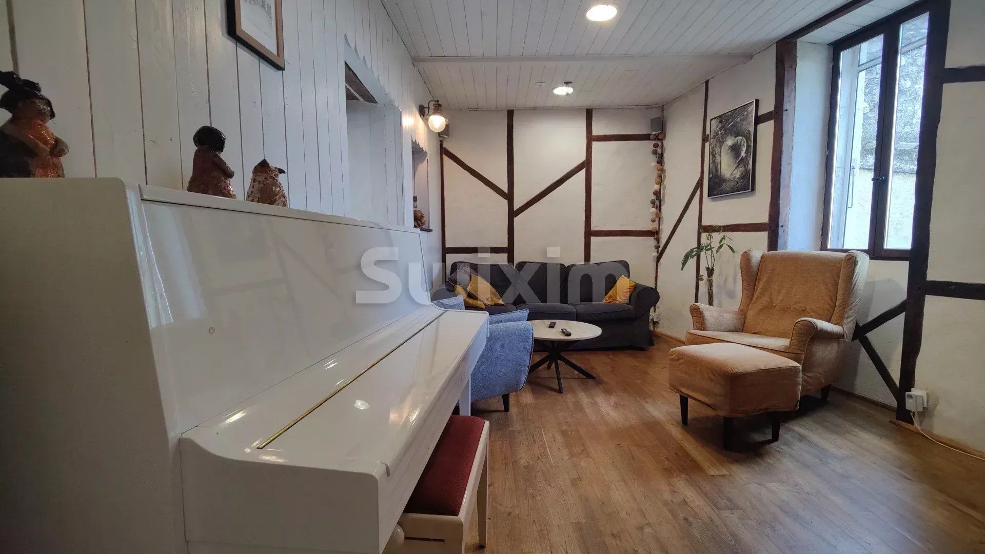 house 6 Rooms for sale on Pont-de-Barret (26160)