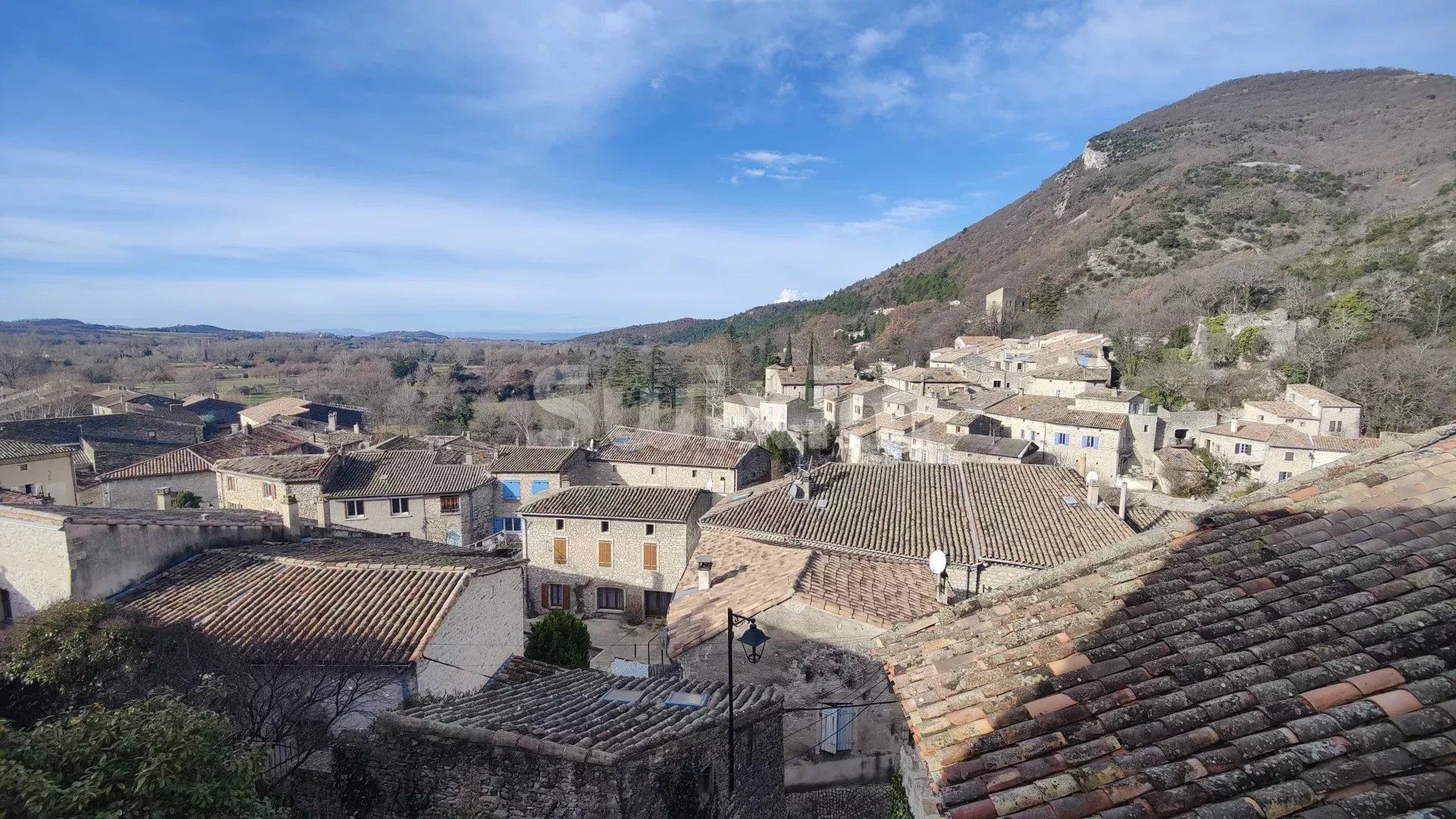 house 6 Rooms for sale on Pont-de-Barret (26160)