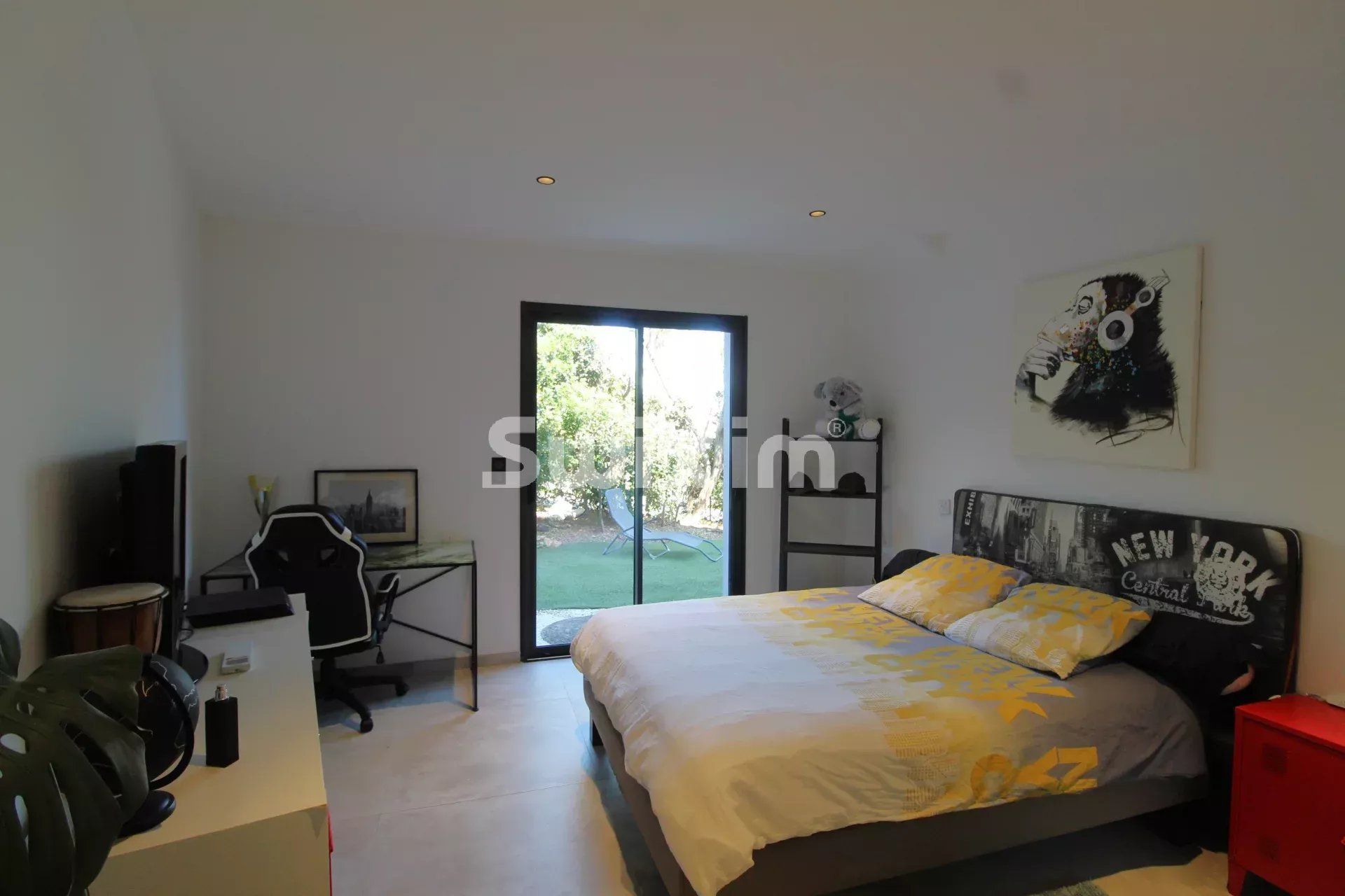 villa 6 Rooms for sale on Fréjus (83600)