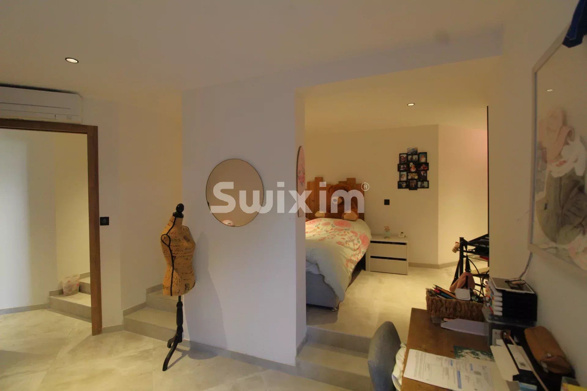 villa 6 Rooms for sale on Fréjus (83600)