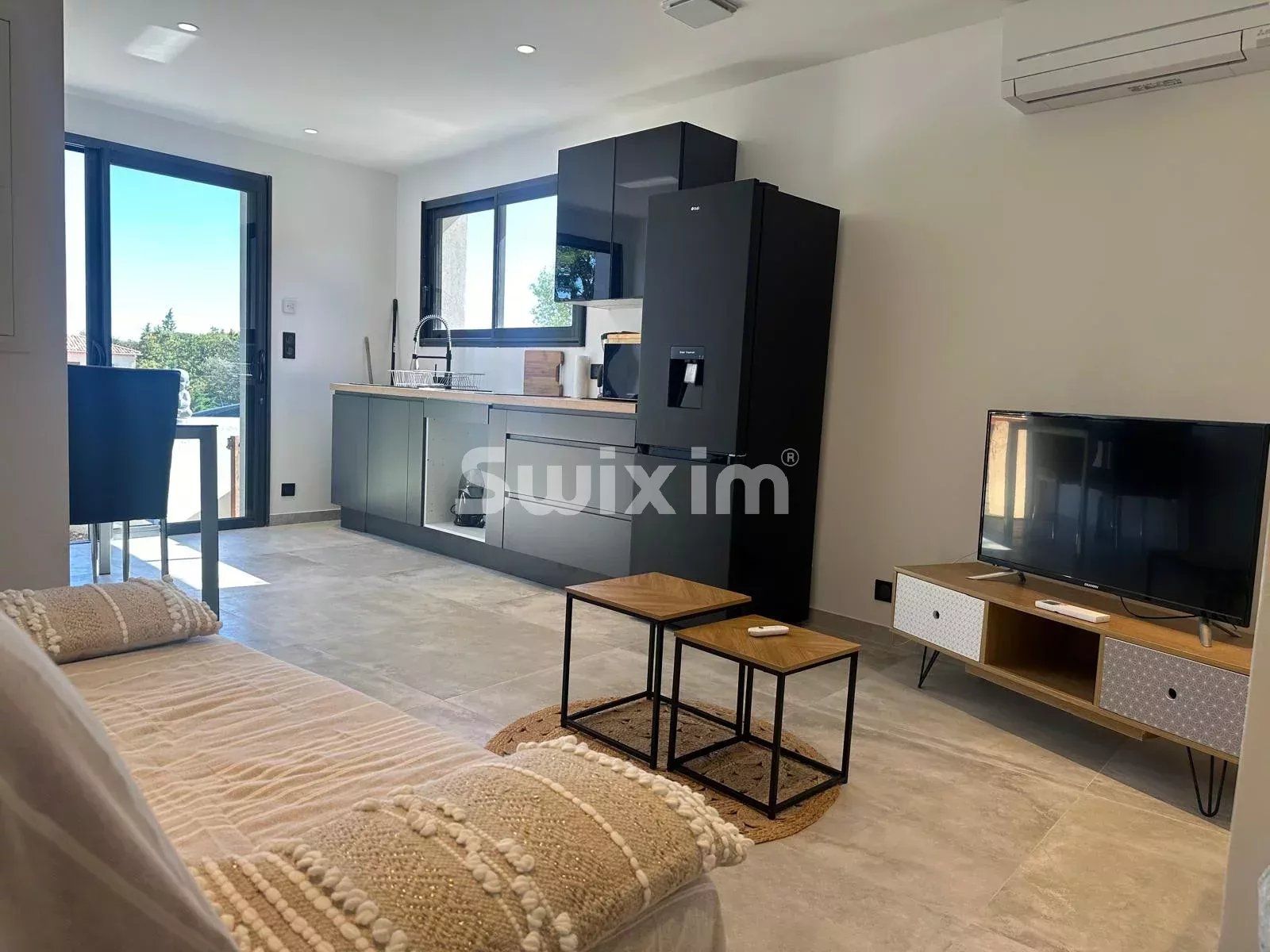 villa 6 Rooms for sale on Fréjus (83600)