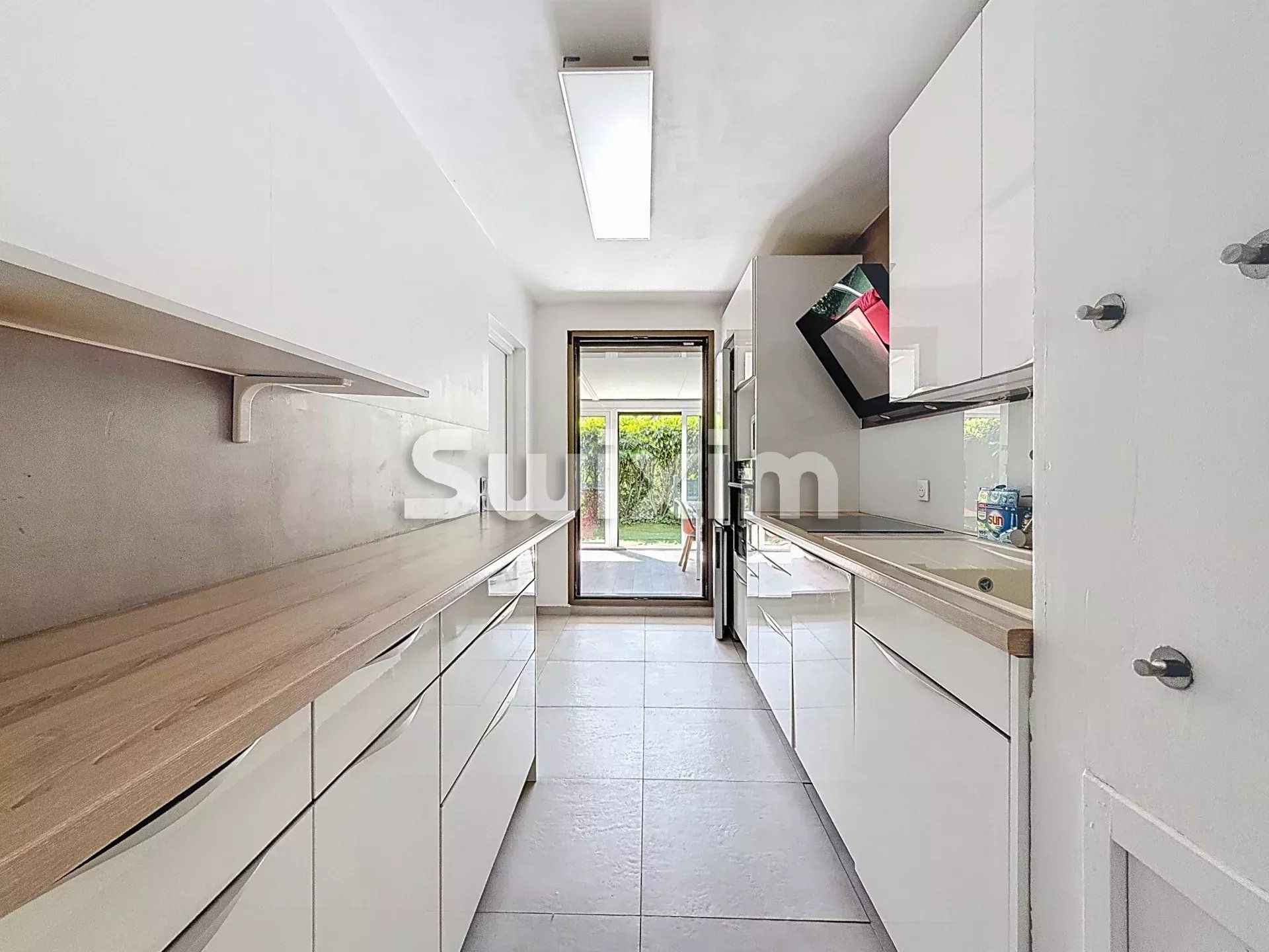 apartment 3 Rooms for sale on Ferney-Voltaire (01210)