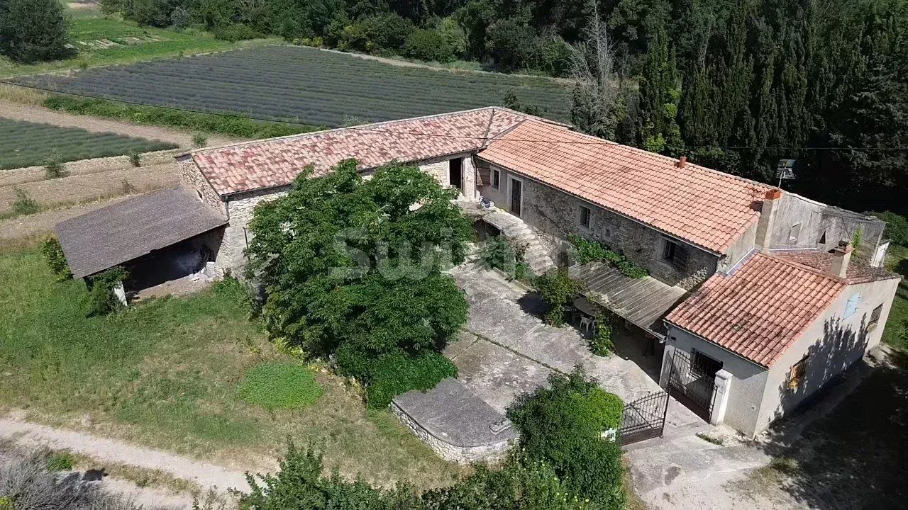 fattoria 9 Camere in vendita su Taulignan (26770)