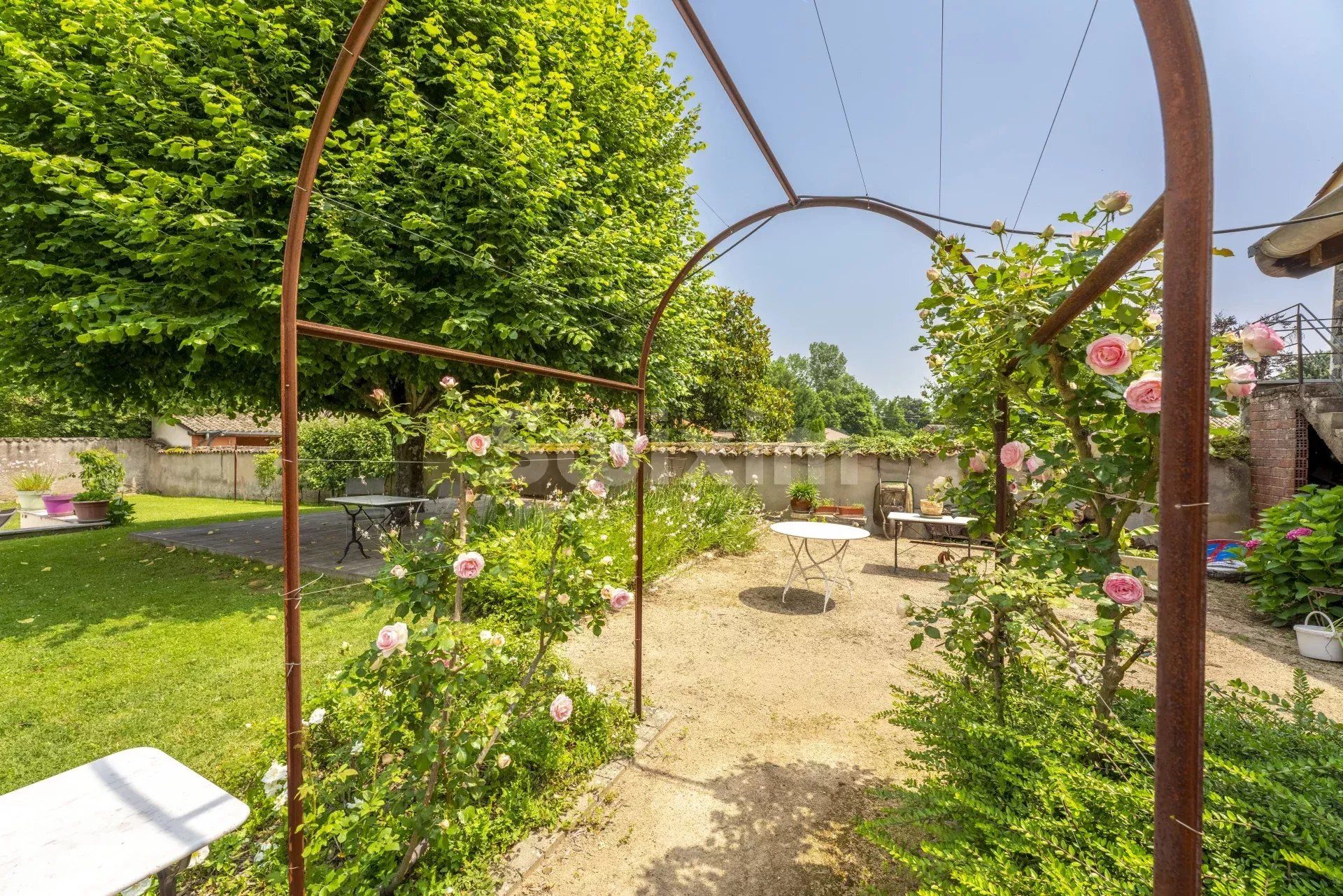 maison 12 Pièces en vente sur Charentay (69220)