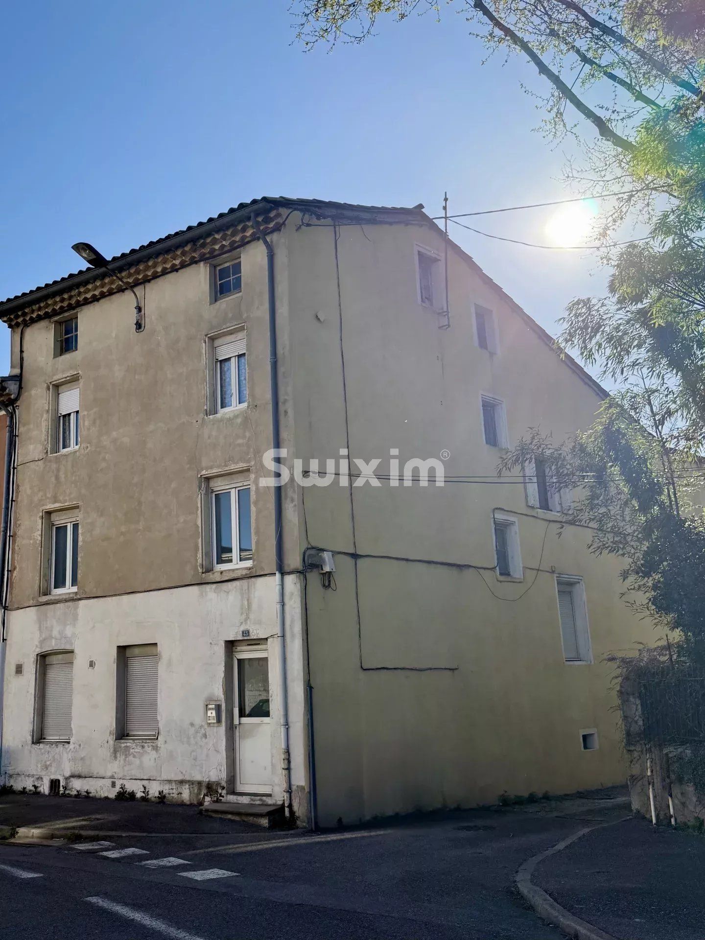 edificio 10 Salas en venta en Montélimar (26200)