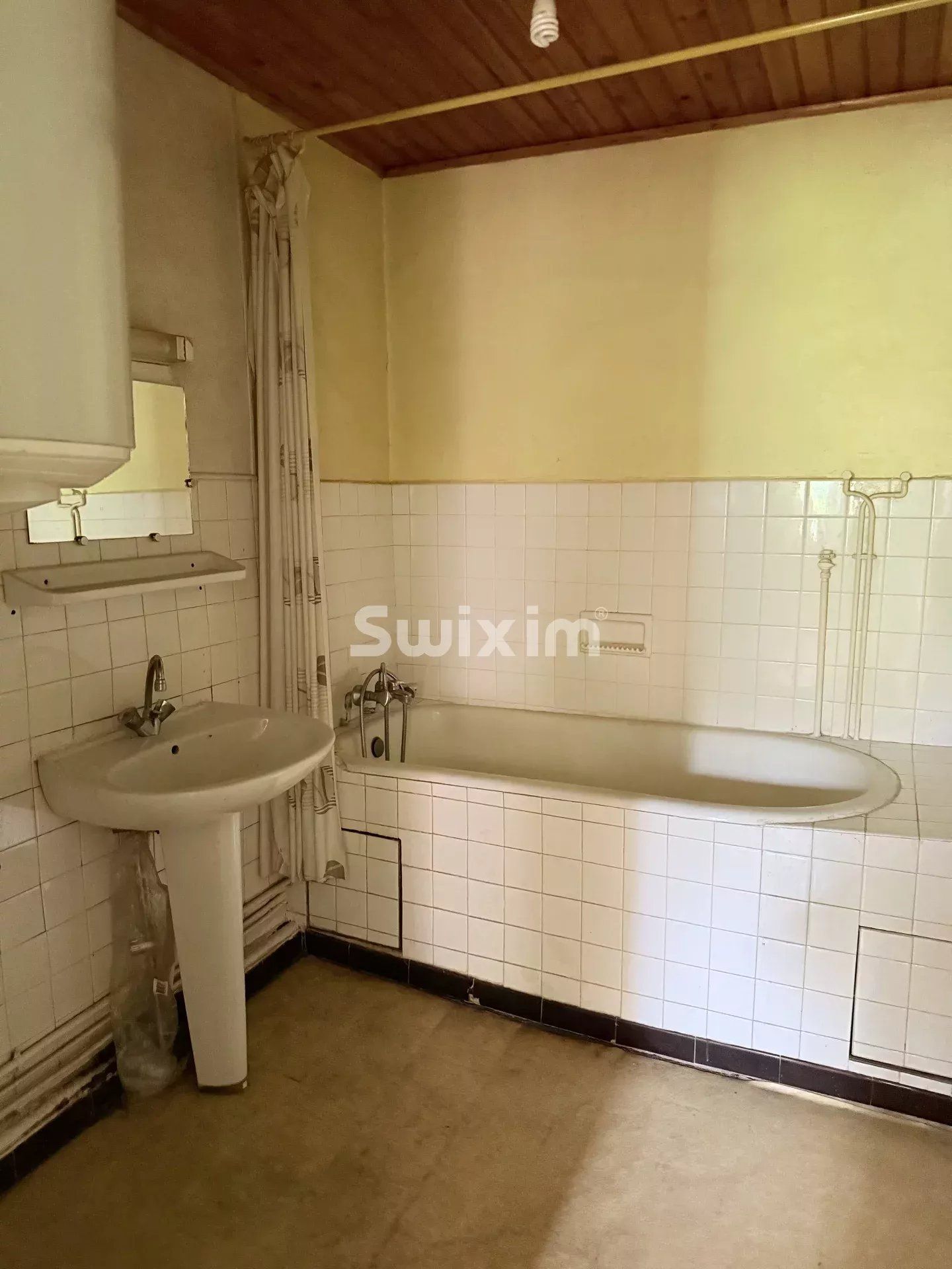 edificio 10 Salas en venta en Montélimar (26200)