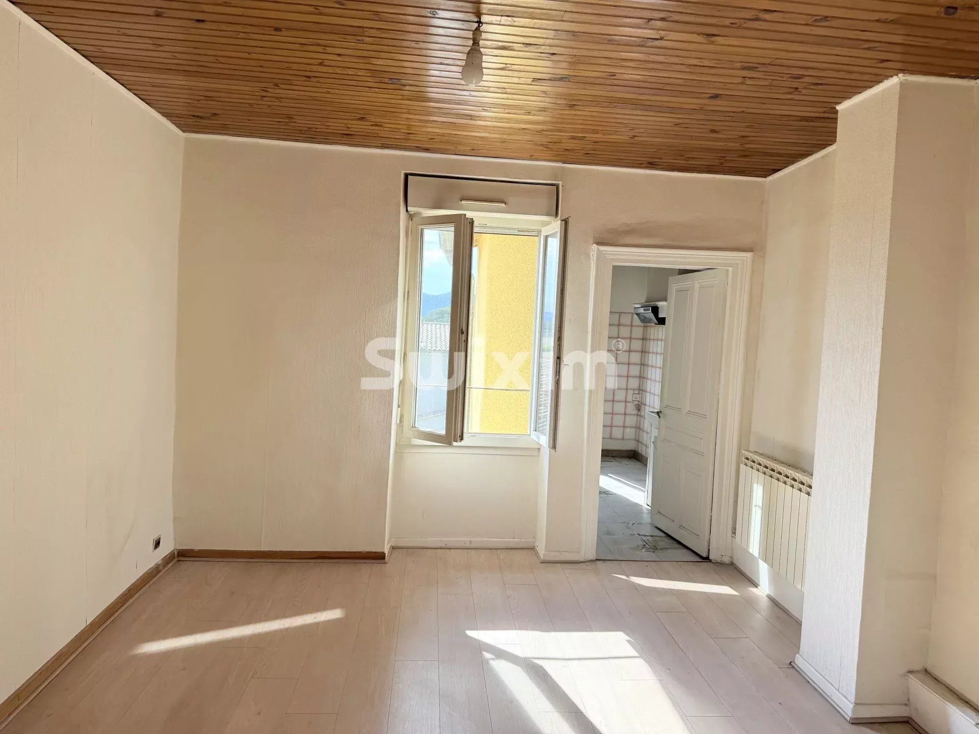 edificio 10 Salas en venta en Montélimar (26200)