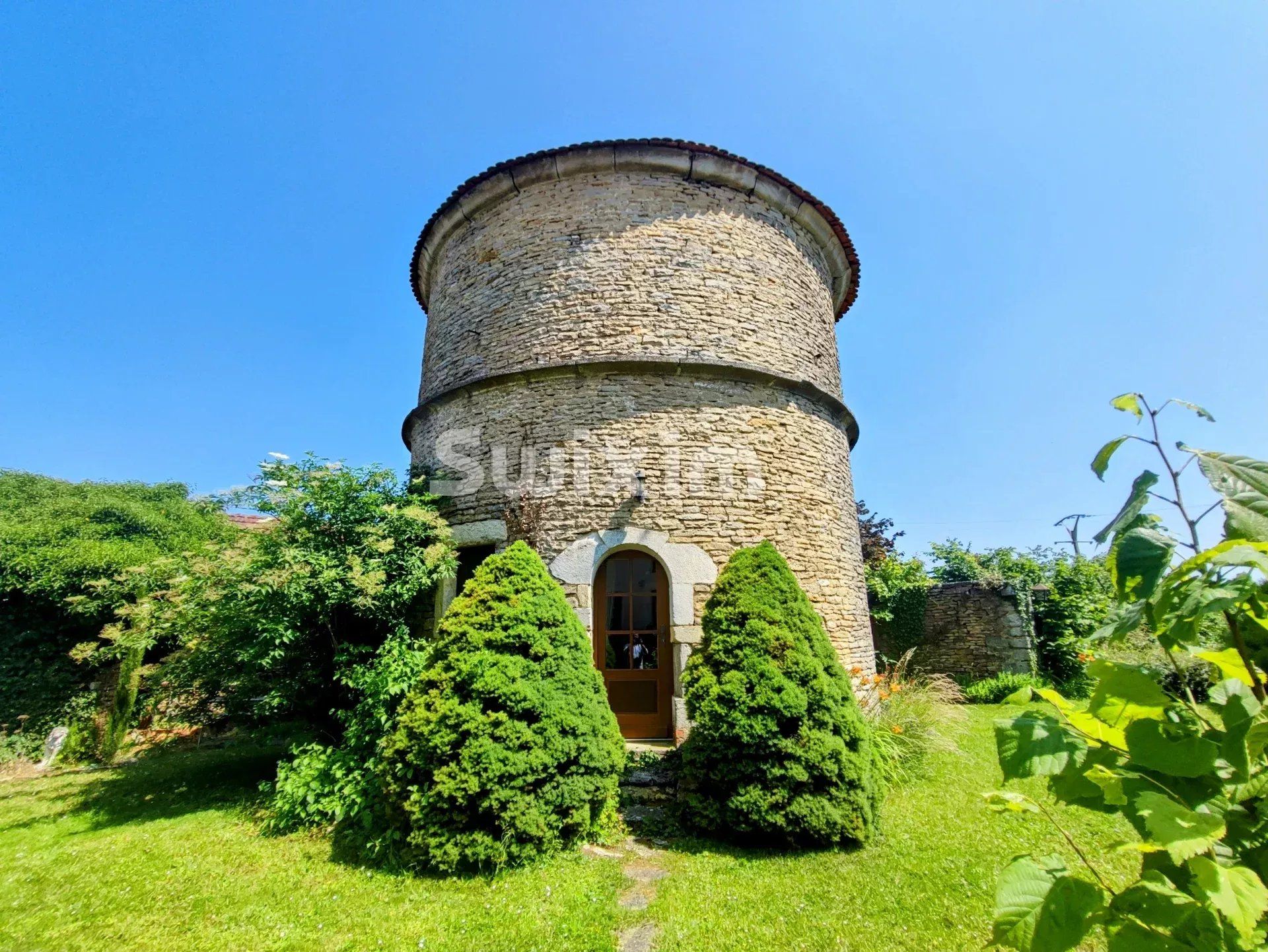 property 15 Rooms for sale on Dijon (21000)