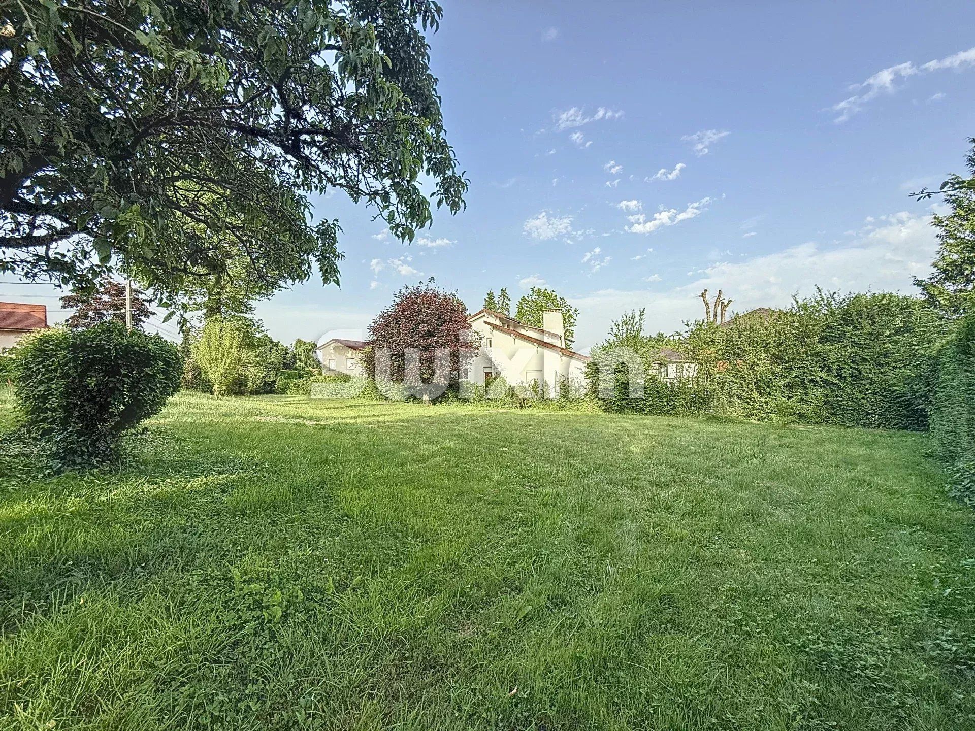 terreno edificável 1 sala para venda sobre Prévessin-Moëns (01280)