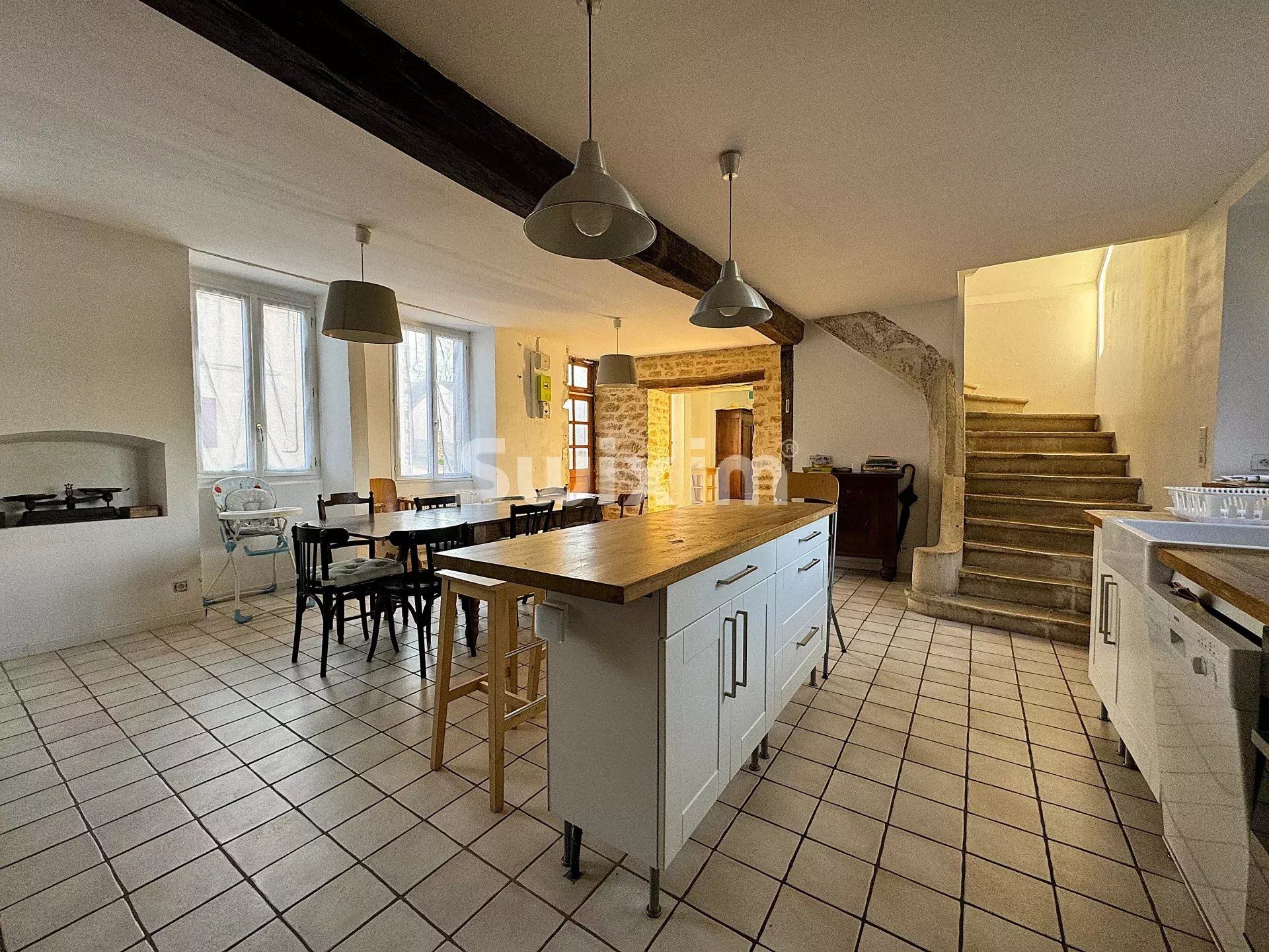 house 6 Rooms for sale on Lucy-le-Bois (89200)