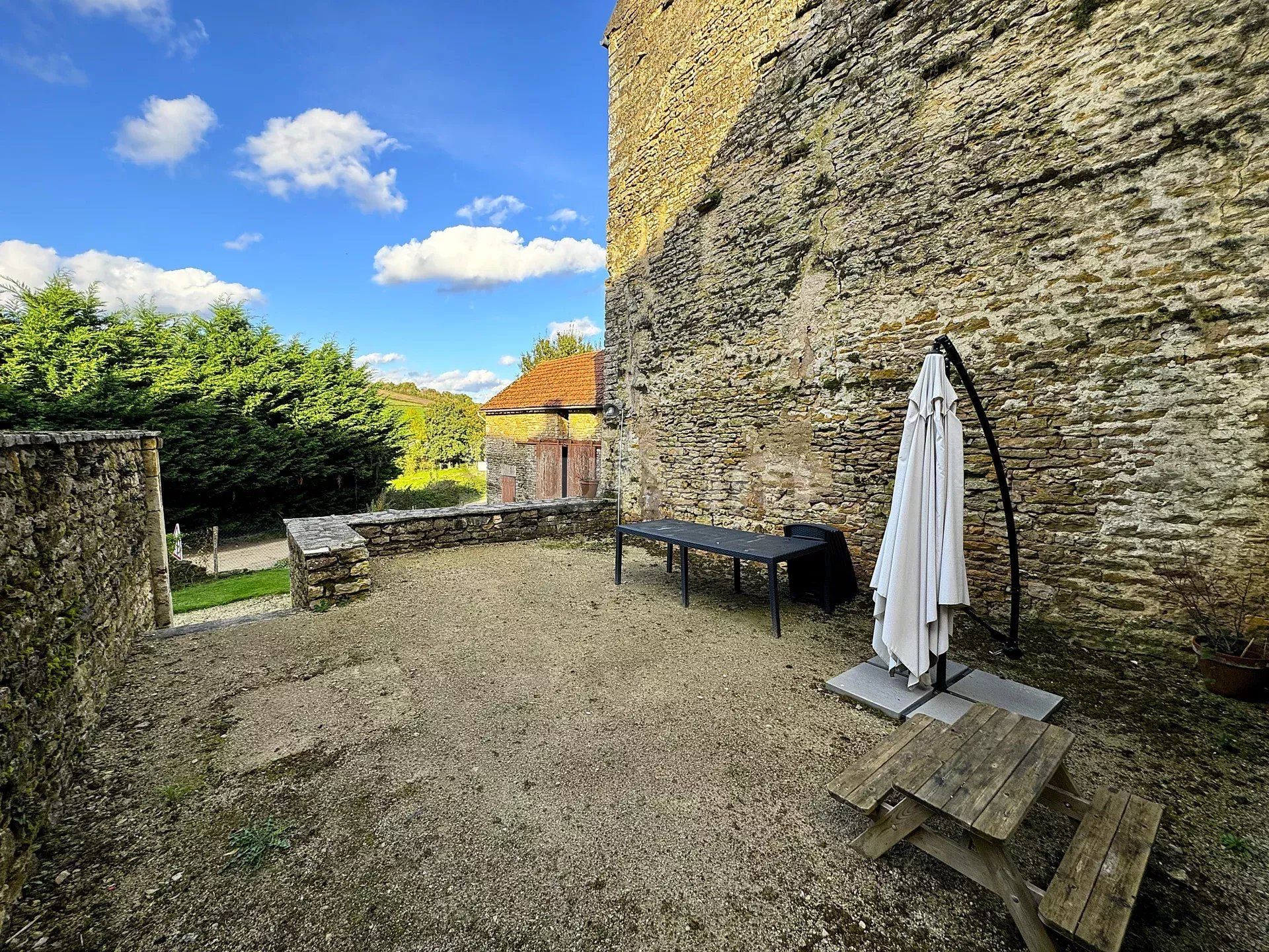 casa 6 Salas en venta en Lucy-le-Bois (89200)