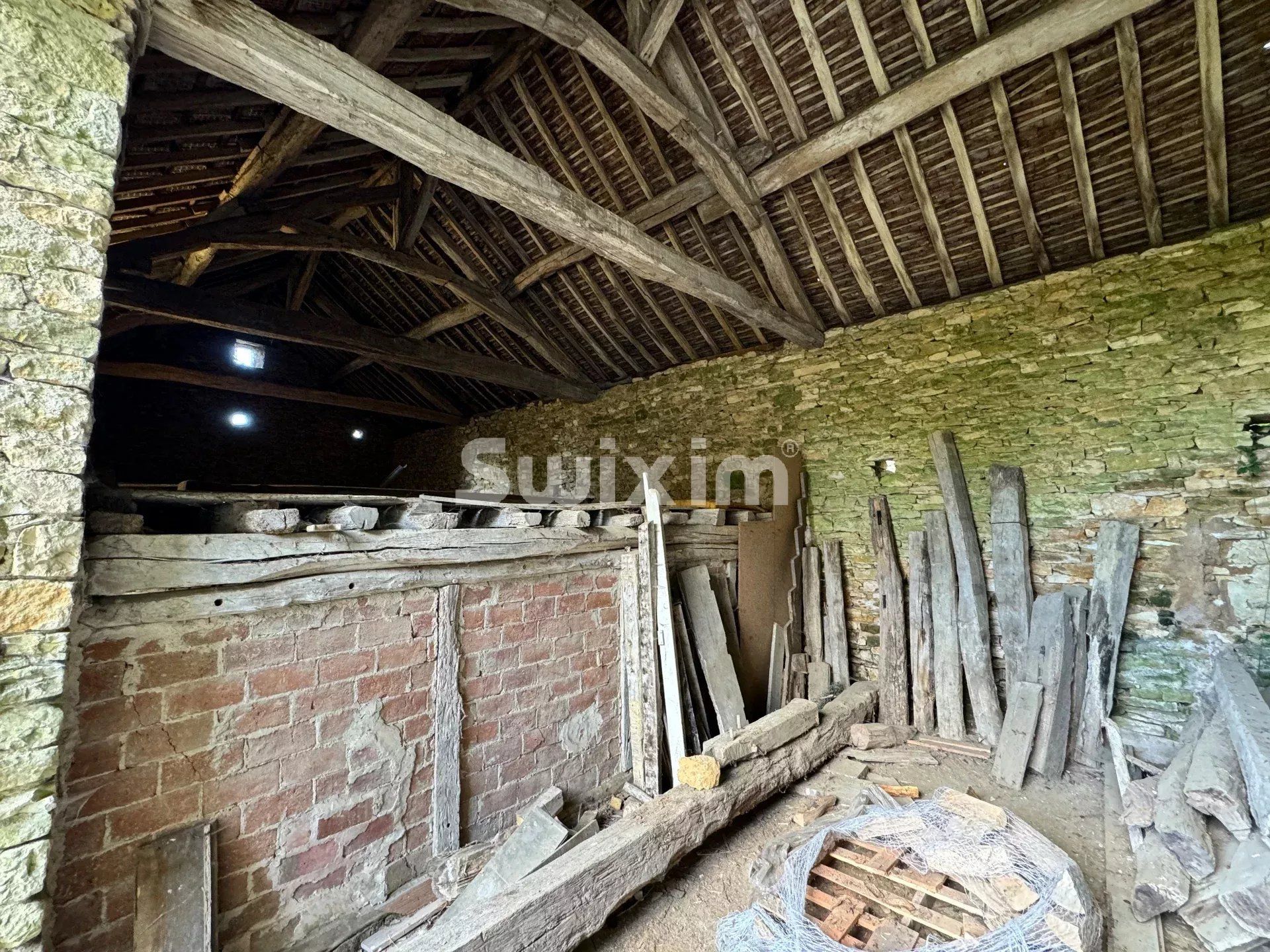 house 6 Rooms for sale on Lucy-le-Bois (89200)