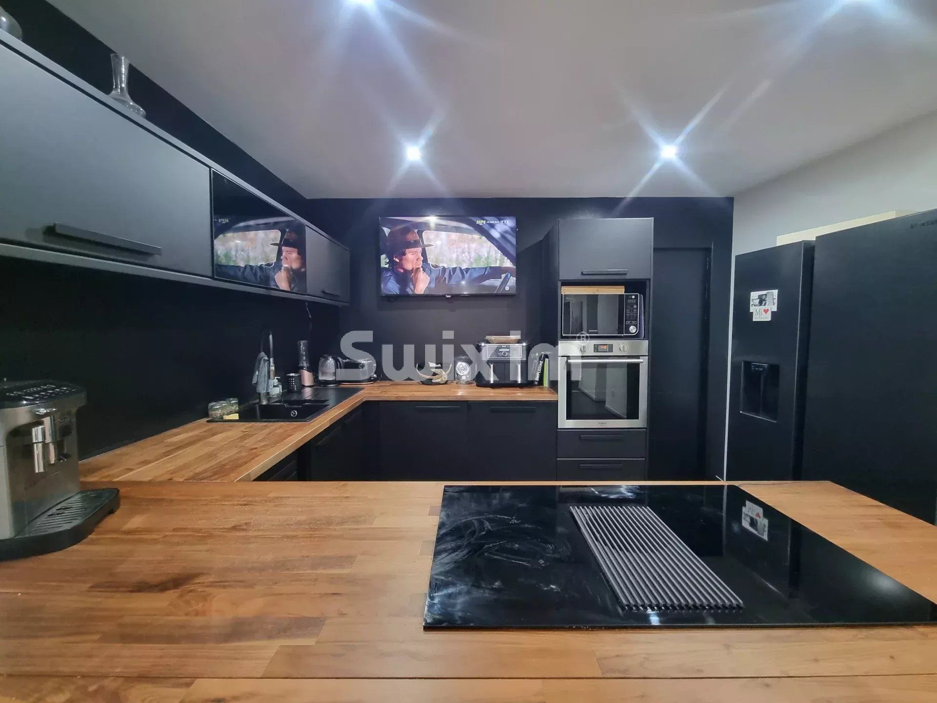 duplex 5 Rooms for sale on Les Arcs (83460)