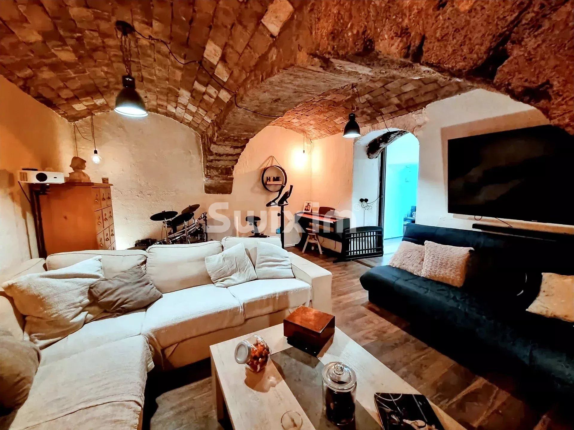 duplex 5 Rooms for sale on Les Arcs (83460)