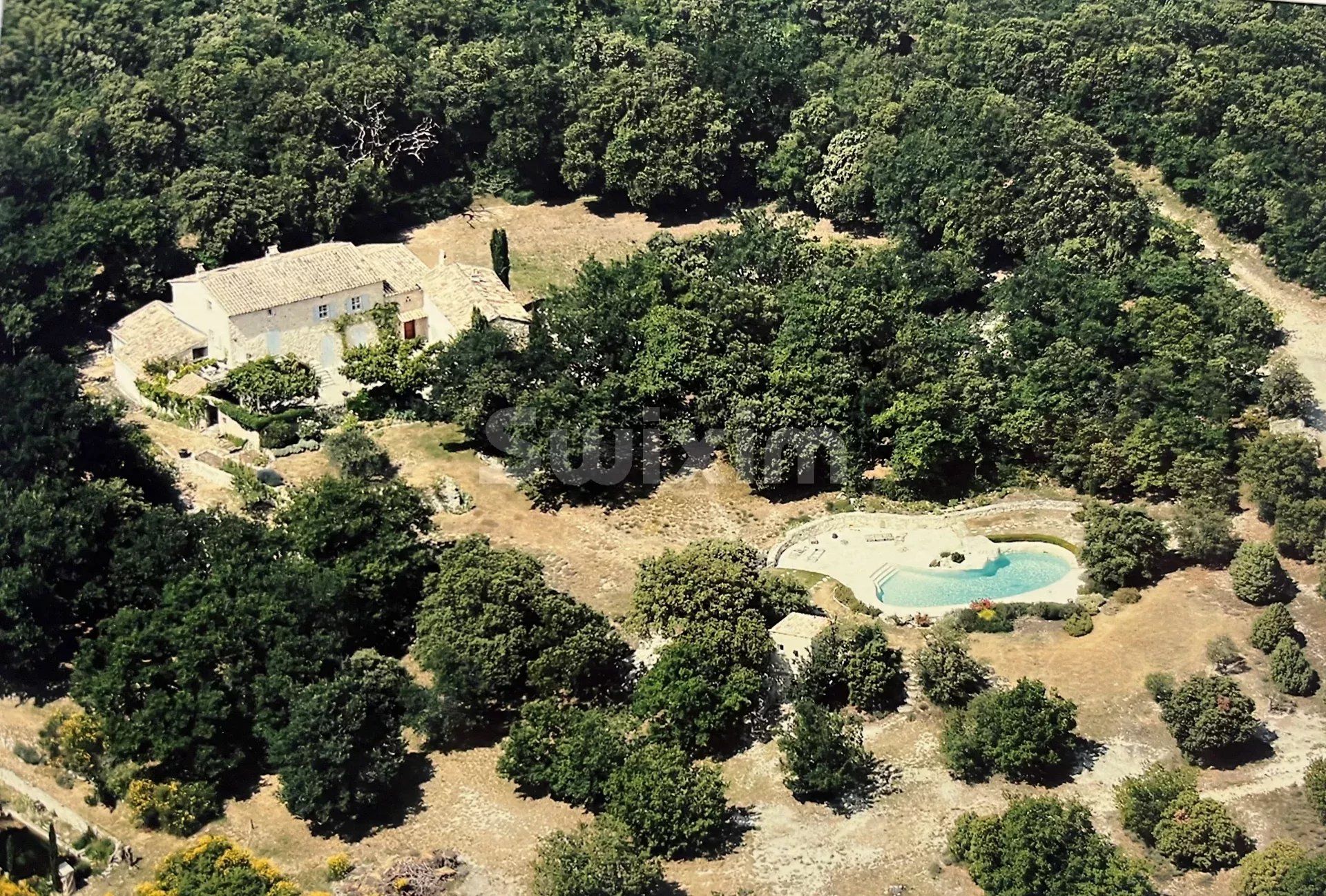 mas 12 Zimmer zum verkauf auf Grignan (26230)