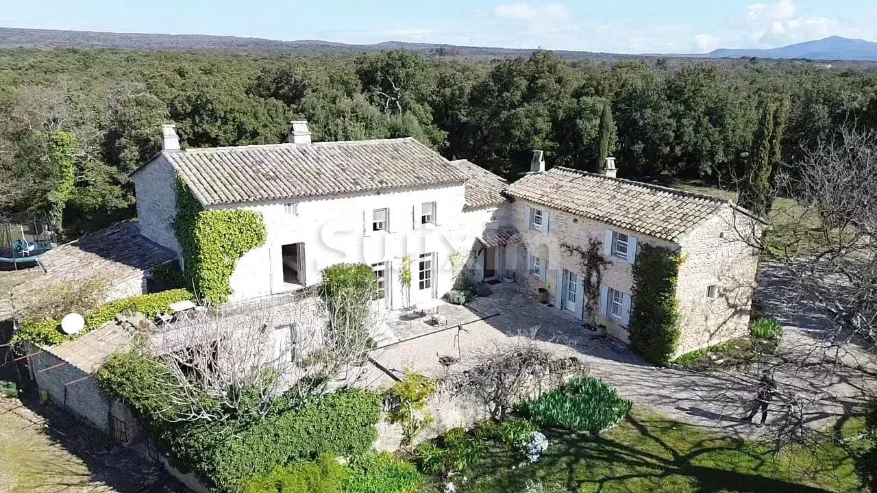 mas 12 Zimmer zum verkauf auf Grignan (26230)