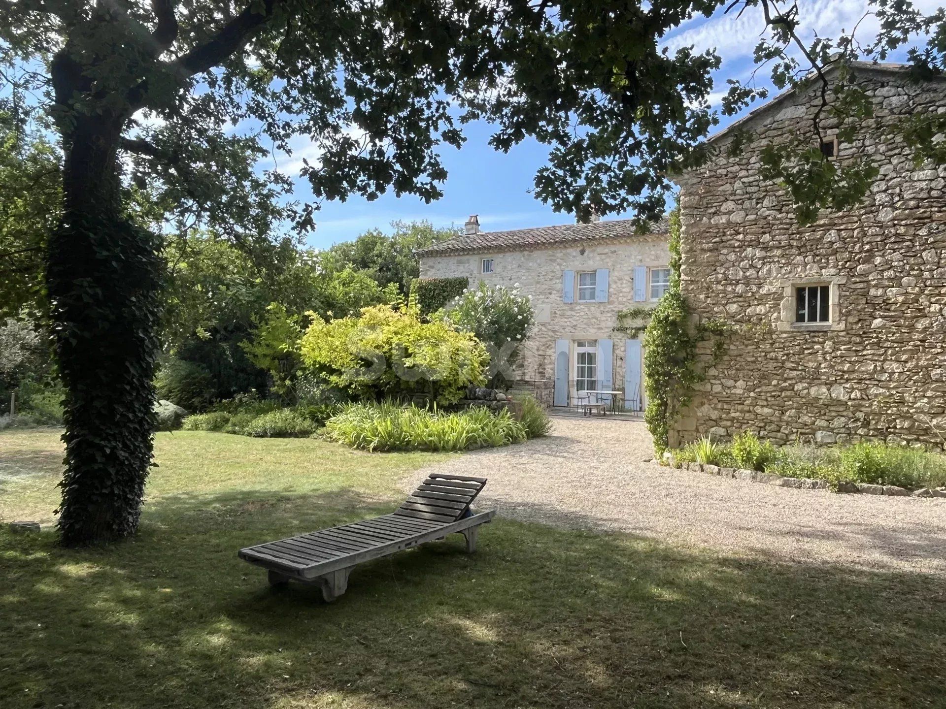 mas 12 Zimmer zum verkauf auf Grignan (26230)