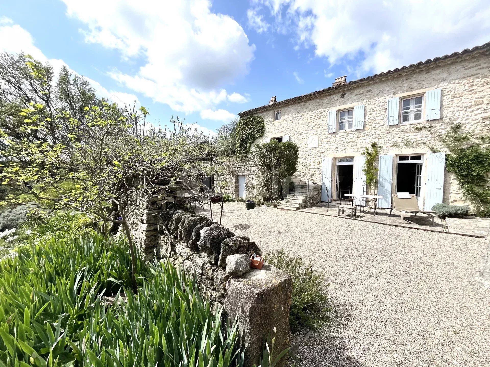 mas 12 Zimmer zum verkauf auf Grignan (26230)