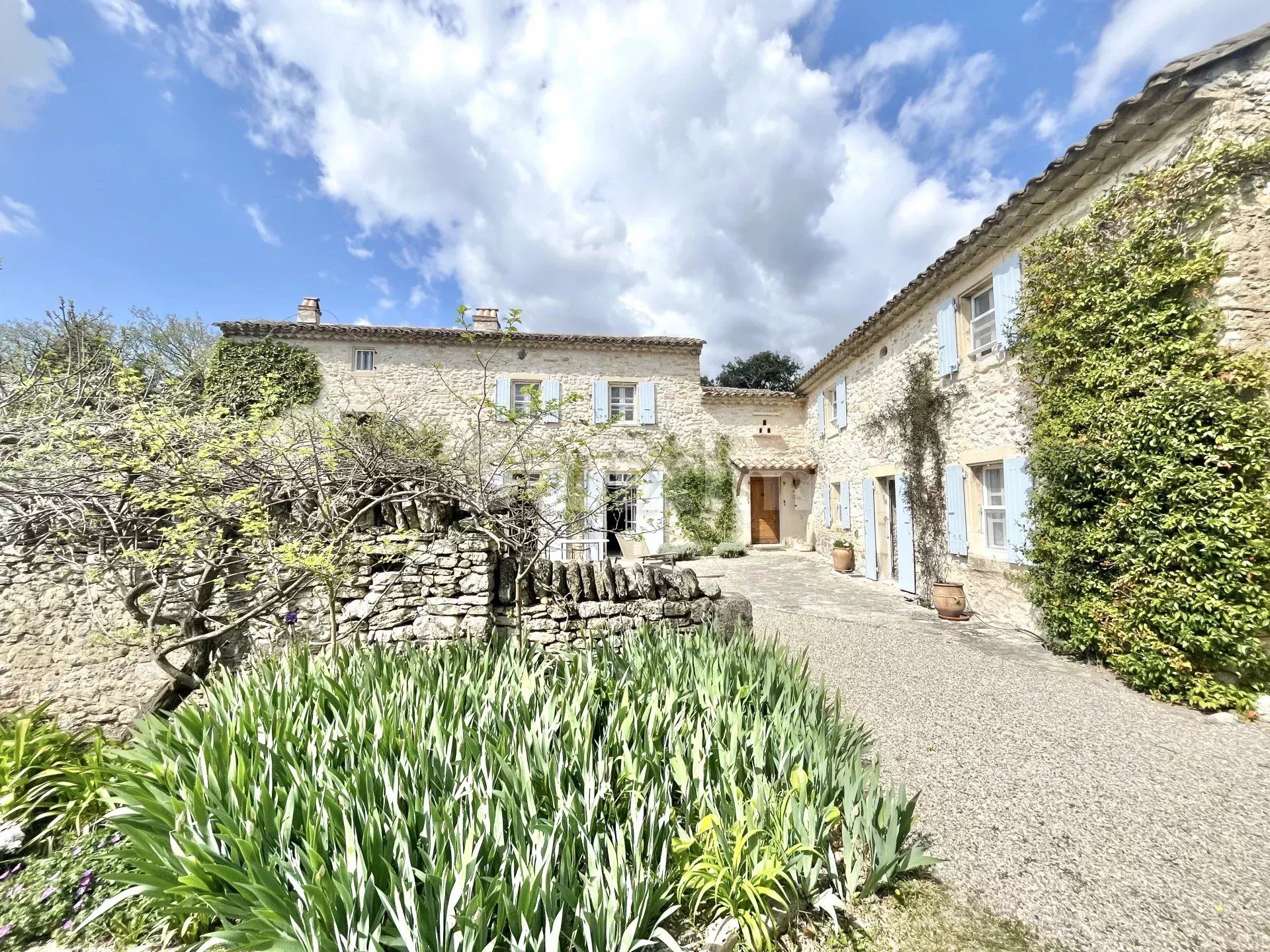 mas 12 Zimmer zum verkauf auf Grignan (26230)