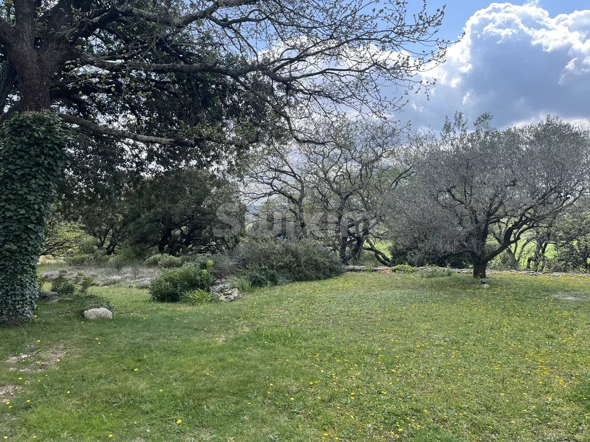 mas 12 Zimmer zum verkauf auf Grignan (26230)