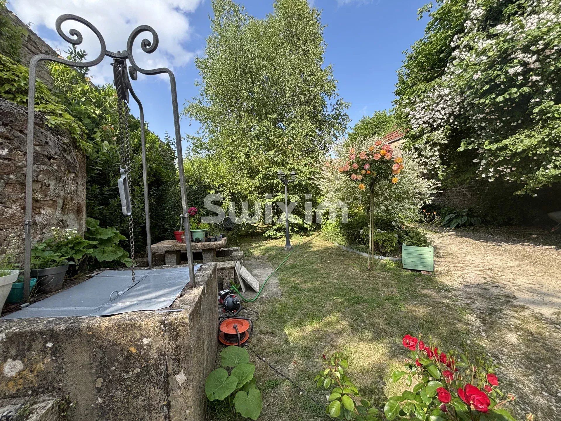 house 6 Rooms for sale on Cussy-les-Forges (89420)