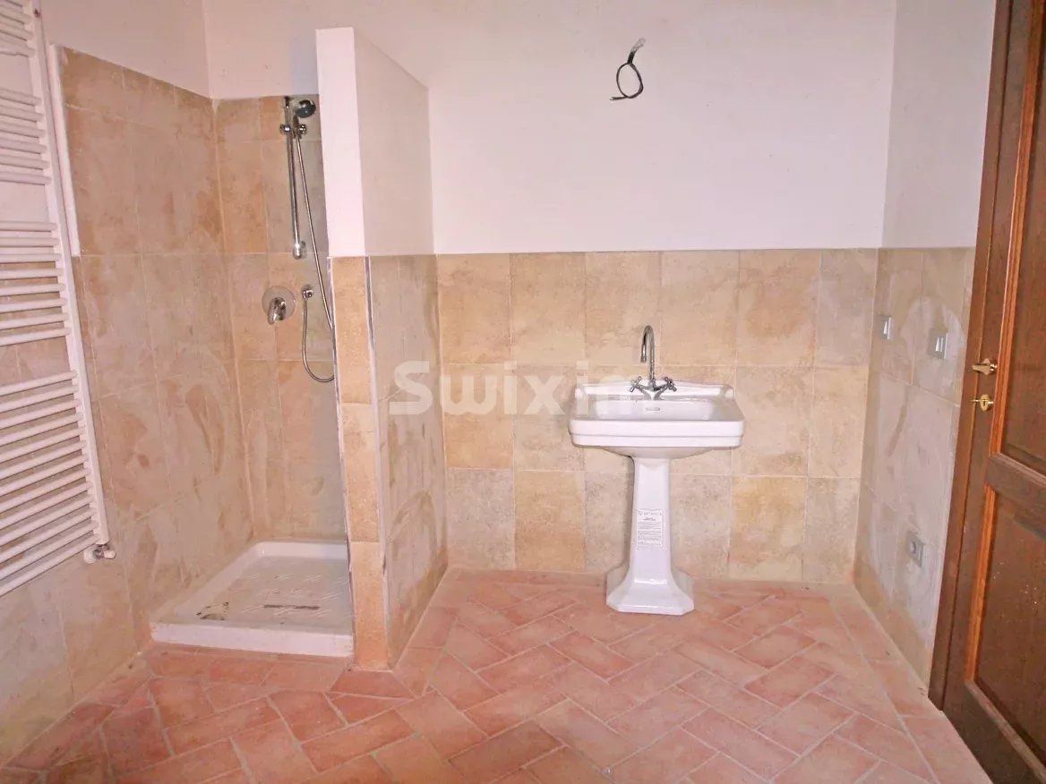 casa 30 Camere in vendita su Castelnuovo Berardenga (53019)