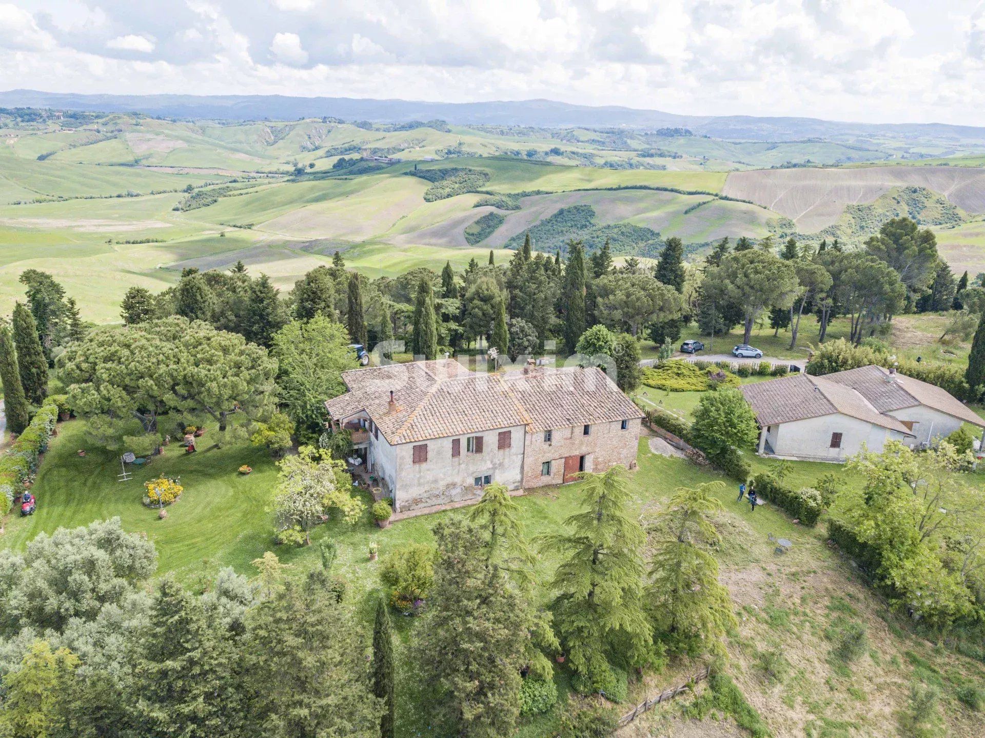 house 7 Rooms for sale on Castelnuovo Berardenga (53019)