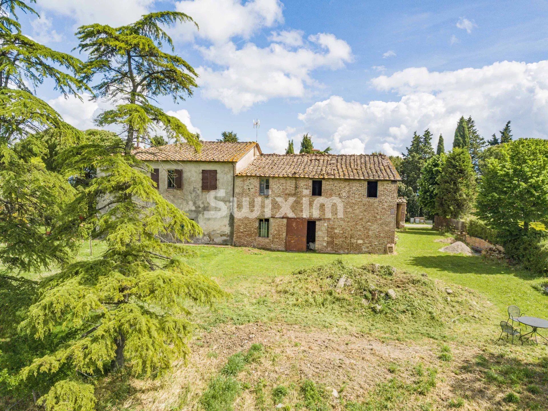 house 7 Rooms for sale on Castelnuovo Berardenga (53019)