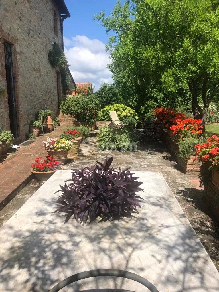 casa 6 Camere in vendita su Castelnuovo Berardenga (53019)