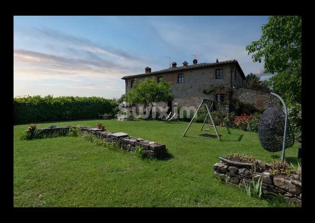 casa 6 Camere in vendita su Castelnuovo Berardenga (53019)