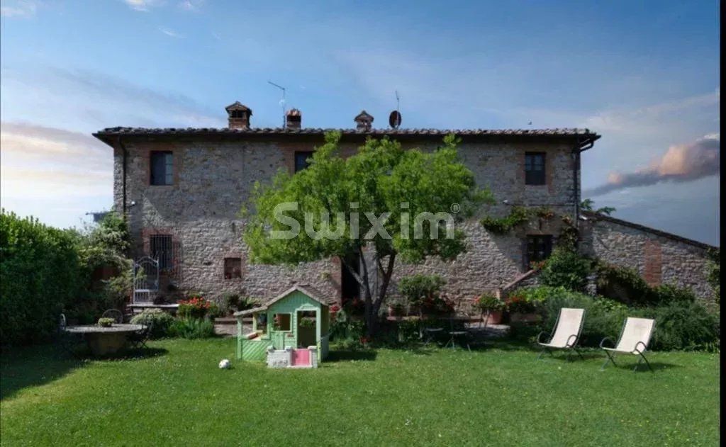 casa 6 Camere in vendita su Castelnuovo Berardenga (53019)