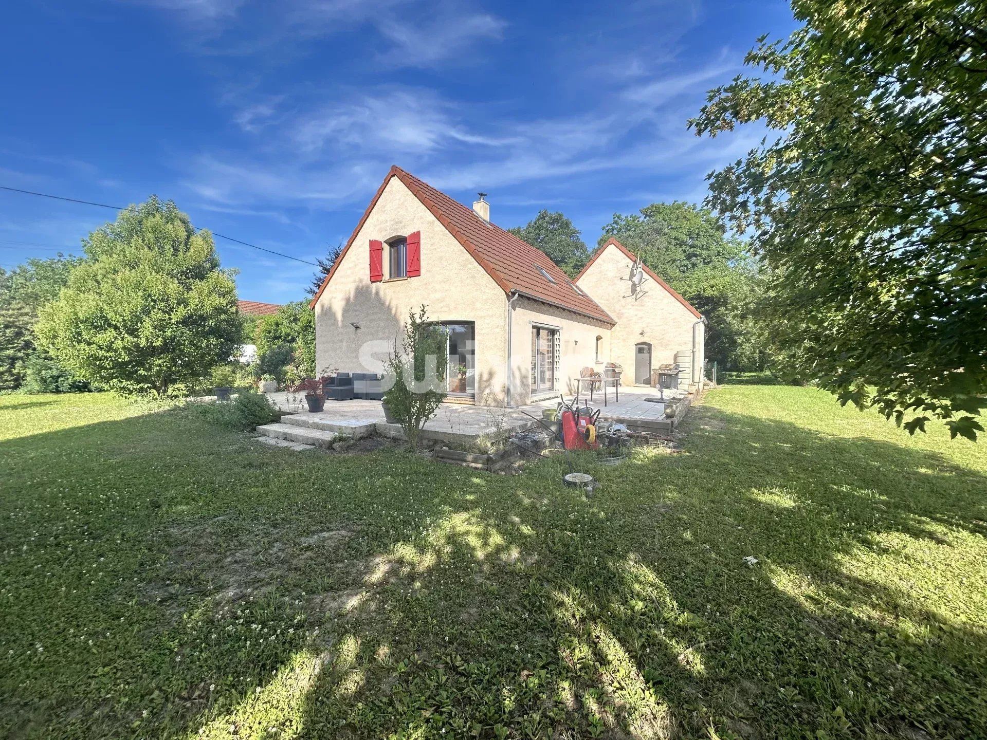 house 6 Rooms for sale on Auxonne (21130)